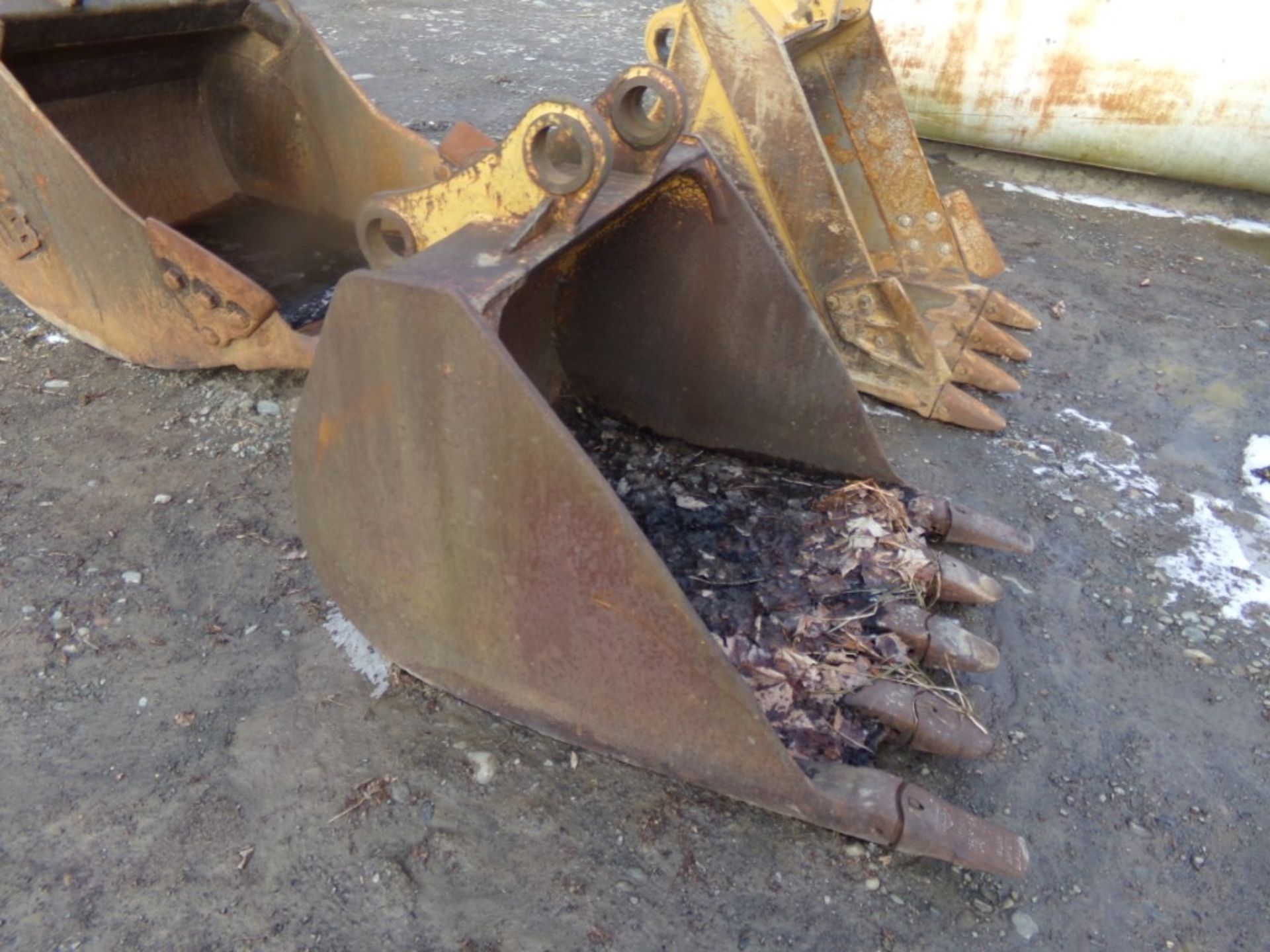Unmarked 33'' Excavator Bucket (Digging) - Image 2 of 2