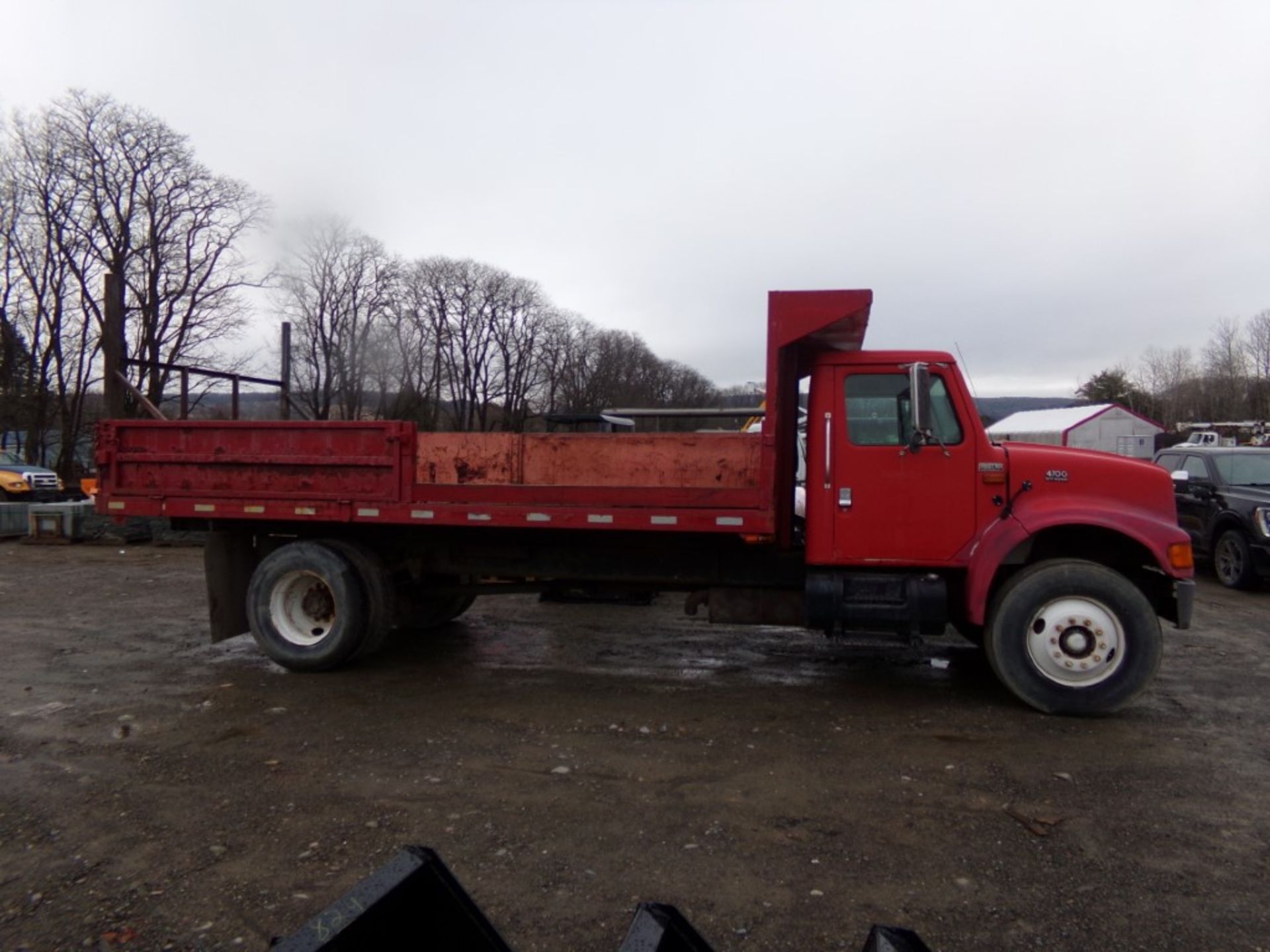 1996 International 4700, S/A Dump Truck, Red, Extra-Long Landscaper Dump Box w/Drop Down Sides, - Image 6 of 11
