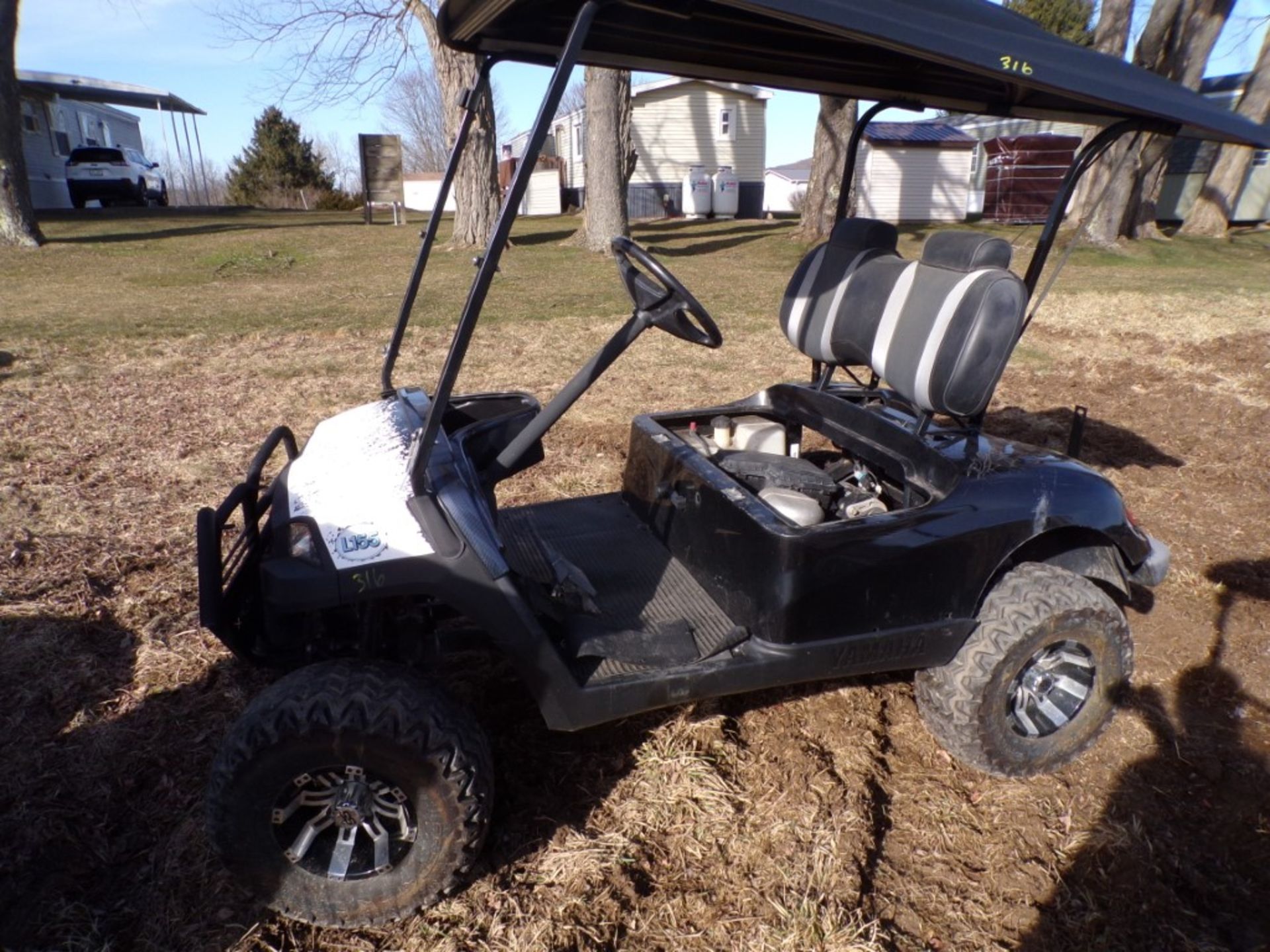 Yamaha Lifted Golf Cart, With Roof, No Seats, NOT RUNNING, NEEDS WORK (L155)