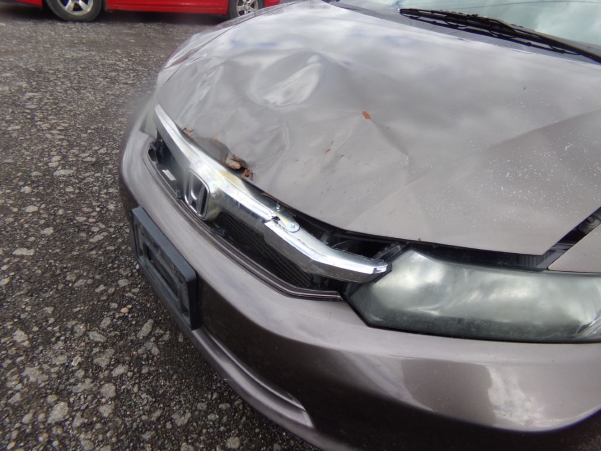 2012 Honda Civic LX, Gray, 163,644 Miles, VIN#: 2HGFB2F55CH572783, CRACKED WINDSHIELD, PAINT FADED - Bild 6 aus 11