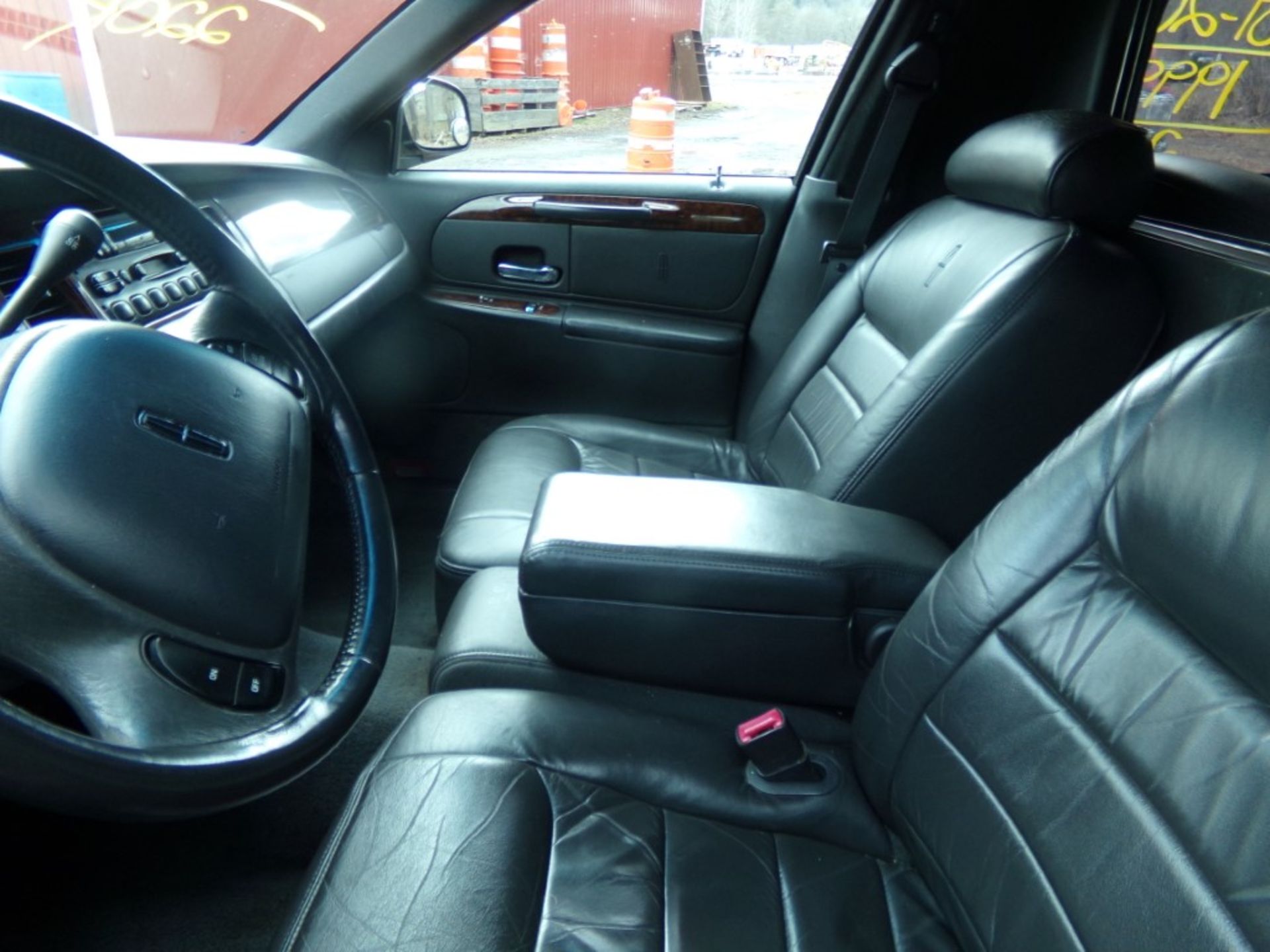 1999 Lincoln Town Car Executive (Limo), Leather, This Vehicle is a Limosine, Black, 220,606 Miles, - Bild 5 aus 8