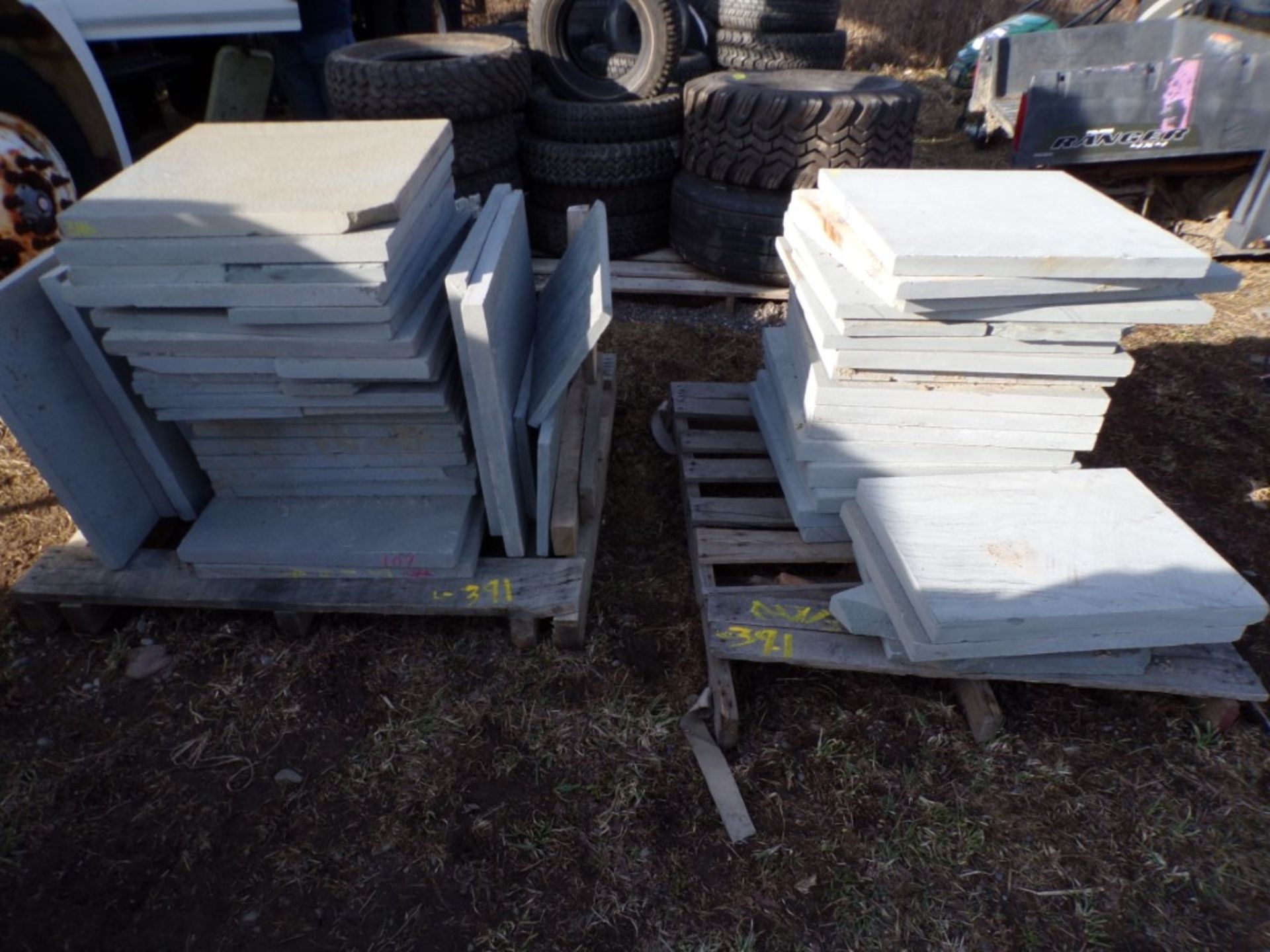 (2) Pallets of 1 1/2'' Pattern-Assorted Size-Patio Kit, 120SF, Sold by SF (120 X Bid)