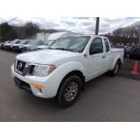 2015 Nissan Frontier 4 x 4 SV Ext. Cab., White, 106,545 Mi., Fiberglass Hard Shell Locking Tonneau