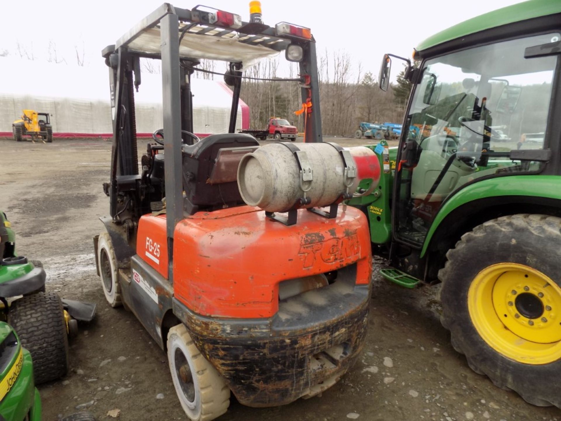 TCM FG-25 Outdoor/Indoor Forklift, 4500 Lb.Lift Capacity, 3-Stage Mast, Side Shift 5500 Hours, Non- - Image 2 of 5