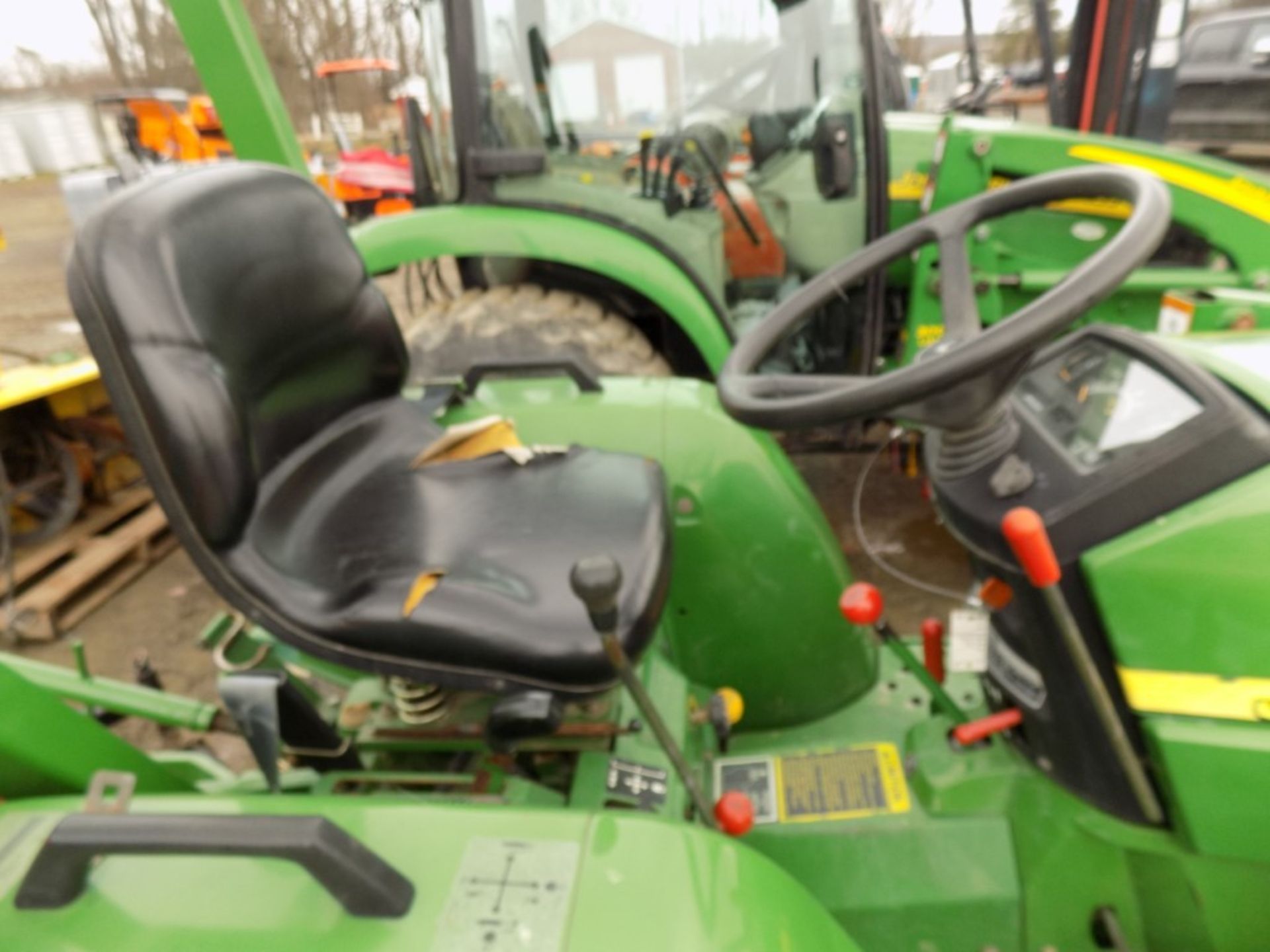John Deere 790 4WD, Compact Tractor w/70 Loader w/60'' Bushhog Brand Finish Mower, Low Hours, Has - Image 5 of 6