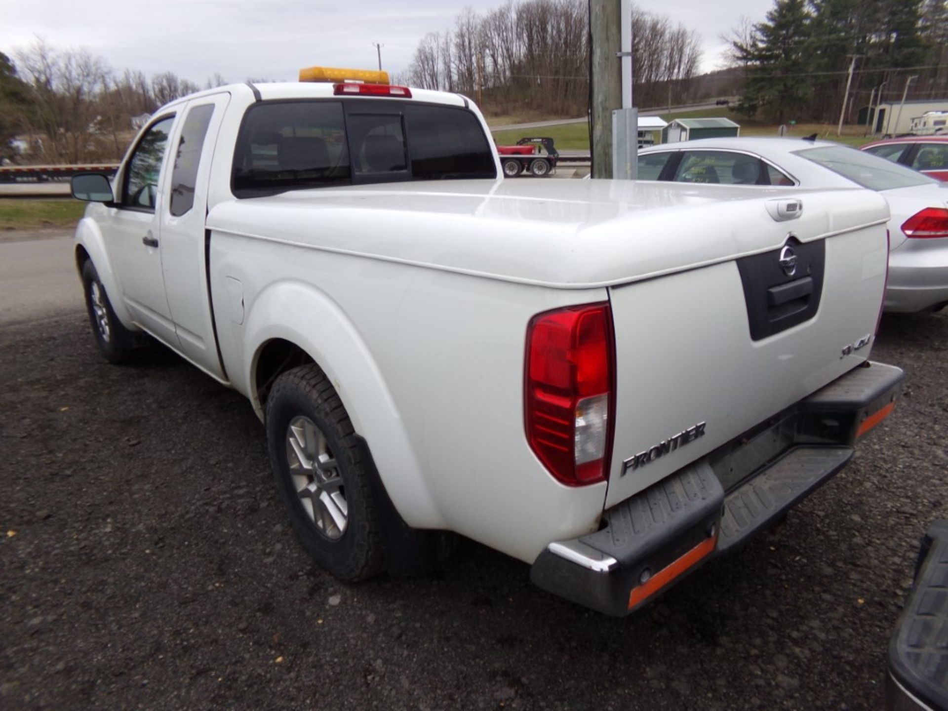 2015 Nissan Frontier SV 4 x 4 Ext. Cab, White, 131,593 Miles, Hard Fiberglass Toneau Cover, Orange - Image 2 of 8