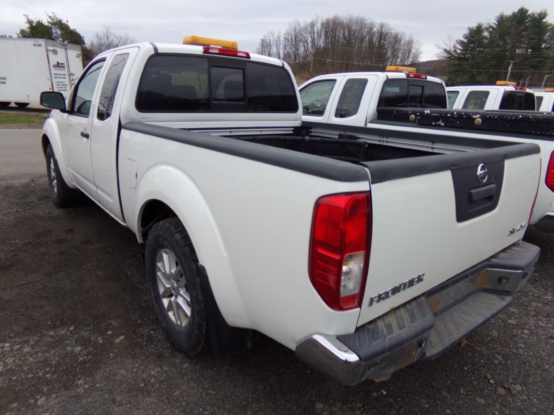 2015 Nissan Frontier SV 4 x 4 Ext. Cab, White, 126,409 Miles, Orange Light on Roof, SOME SURFACE - Image 2 of 11