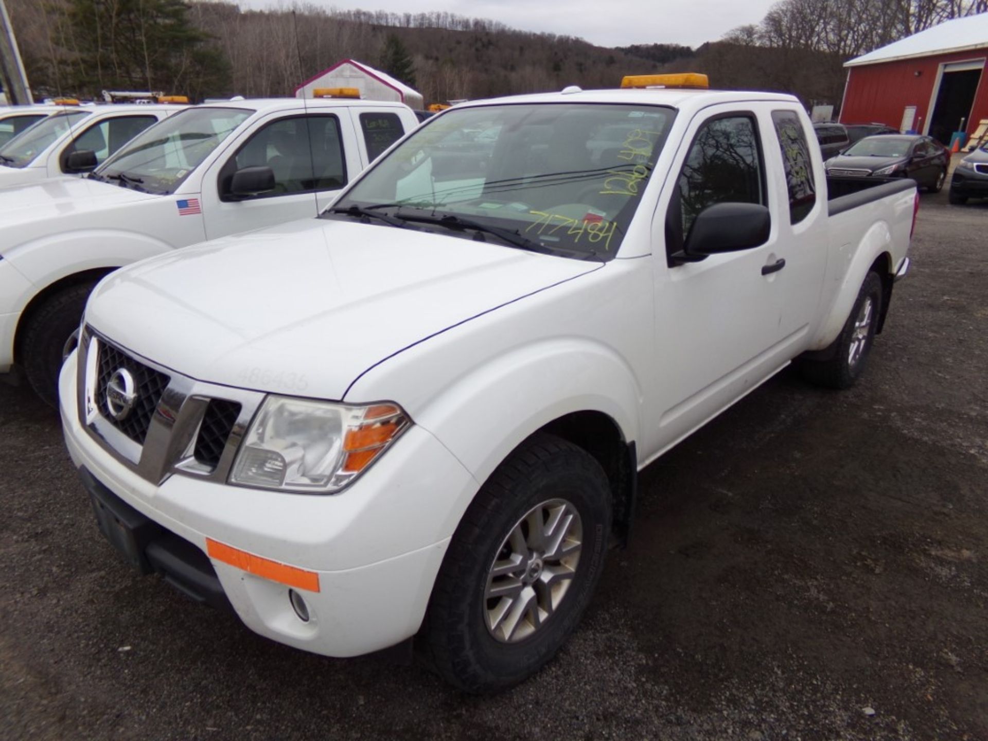 2015 Nissan Frontier SV 4 x 4 Ext. Cab, White, 126,409 Miles, Orange Light on Roof, SOME SURFACE