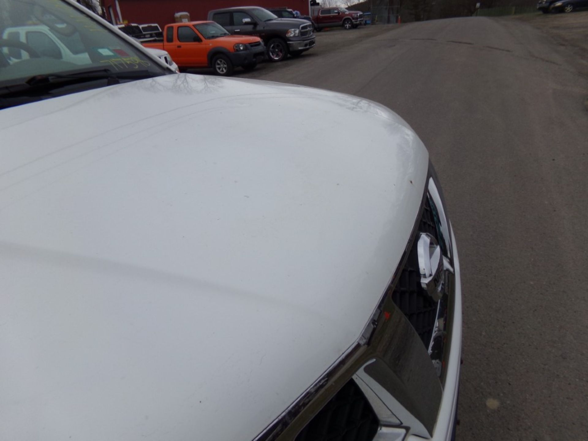 2015 Nissan Frontier SV 4 x 4 Ext. Cab, White, 141,947 Miles, Hard Fiberglass Toneau Cover, Orange - Image 10 of 10