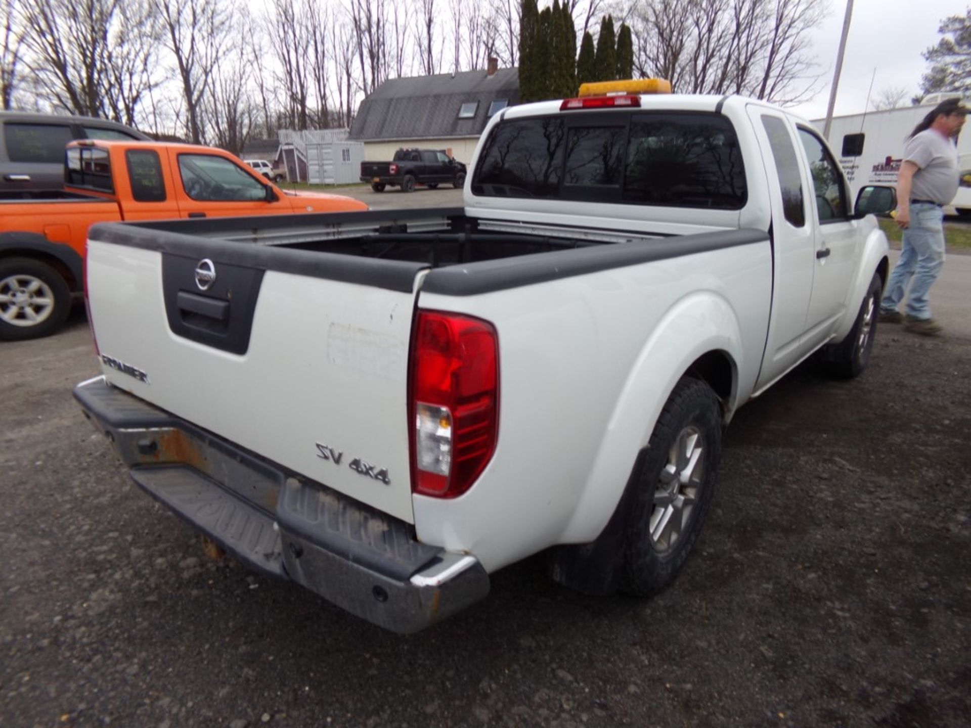 2015 Nissan Frontier SV 4 x 4 Ext. Cab, White, 126,409 Miles, Orange Light on Roof, SOME SURFACE - Image 3 of 11
