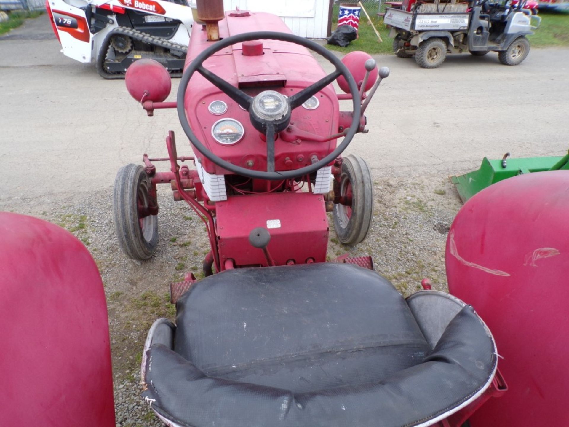 Farmall 340, Wide Front, 1909 Hours s/n 6035 (5663) - Image 4 of 4