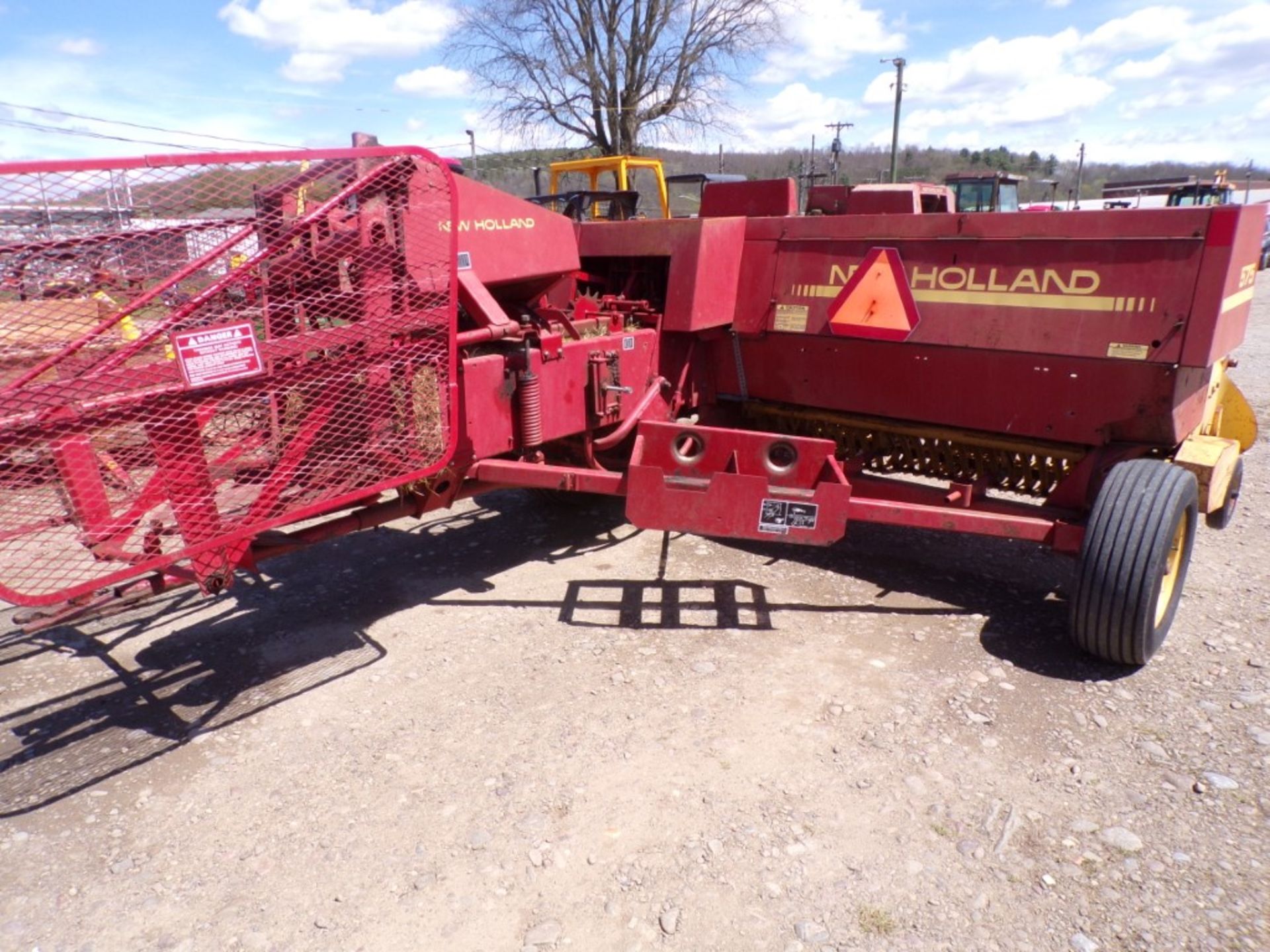 New Holland 575 Baler with Kicker (5955) - Image 4 of 4