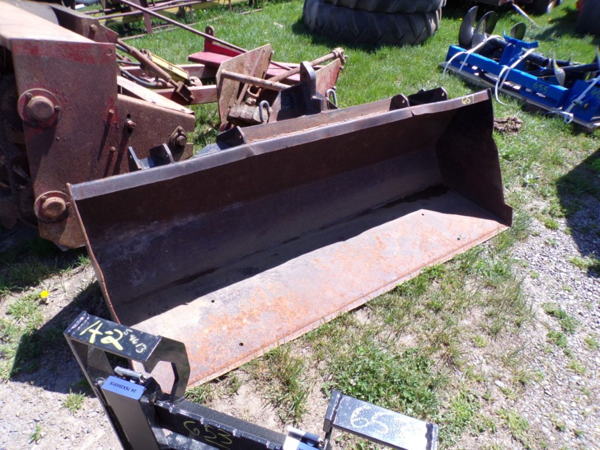 Equipment Bucket (651)