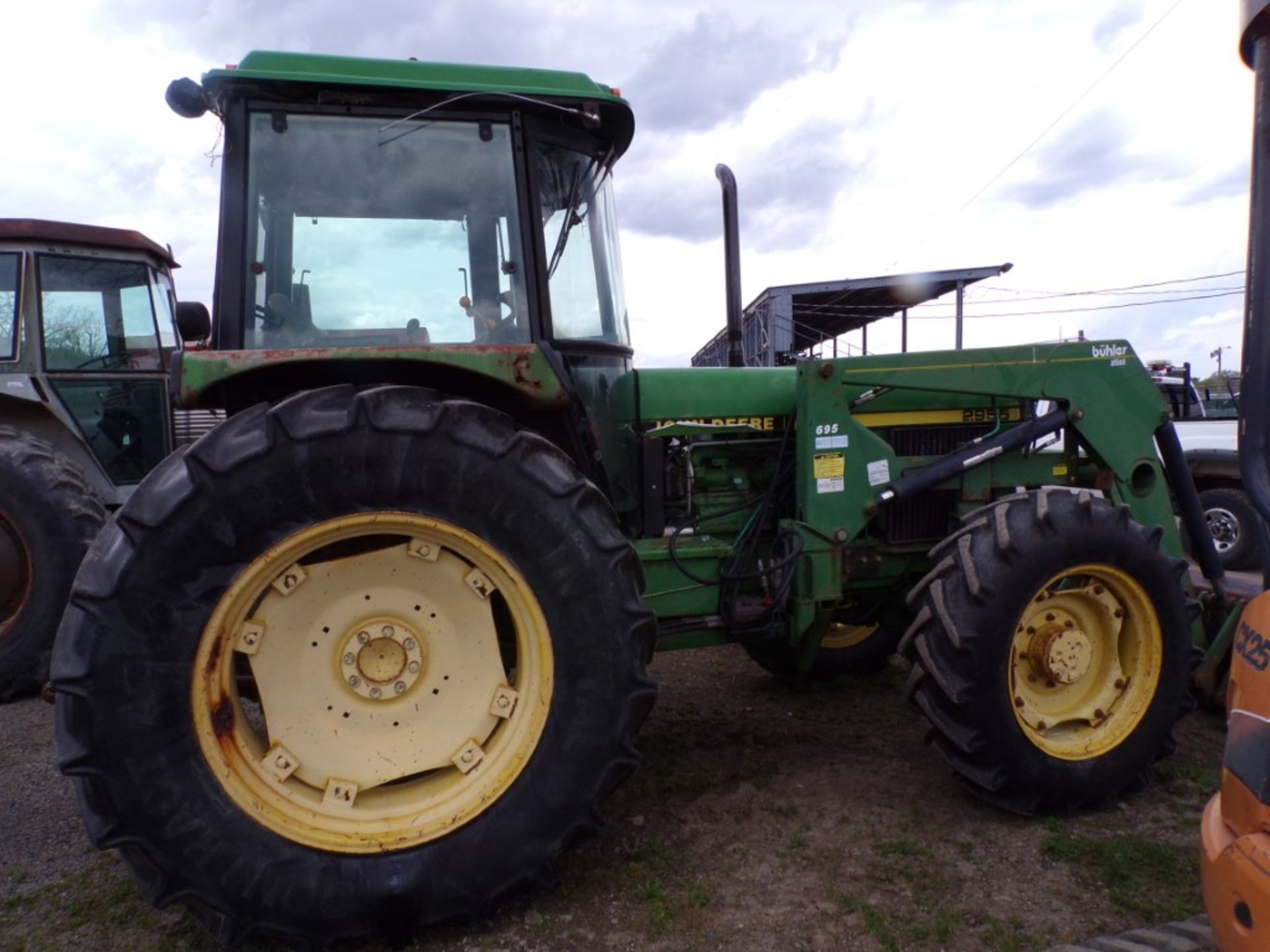 John Deere 2955 4 WD Tractor with Cab and Allied 695 Loader, Good Tires, (3) Rear Hydraulic Remotes,