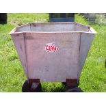 Clay Feed Cart with Manual, Not Motorized (5013)