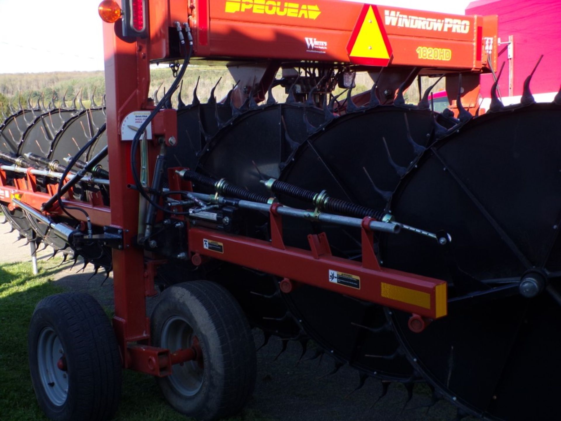 Pequea Windro Pro 1820HD Hyd. Folding Wheel Rake, 17-Wheel -Excellent Condition, Like New (6648) - Image 3 of 4