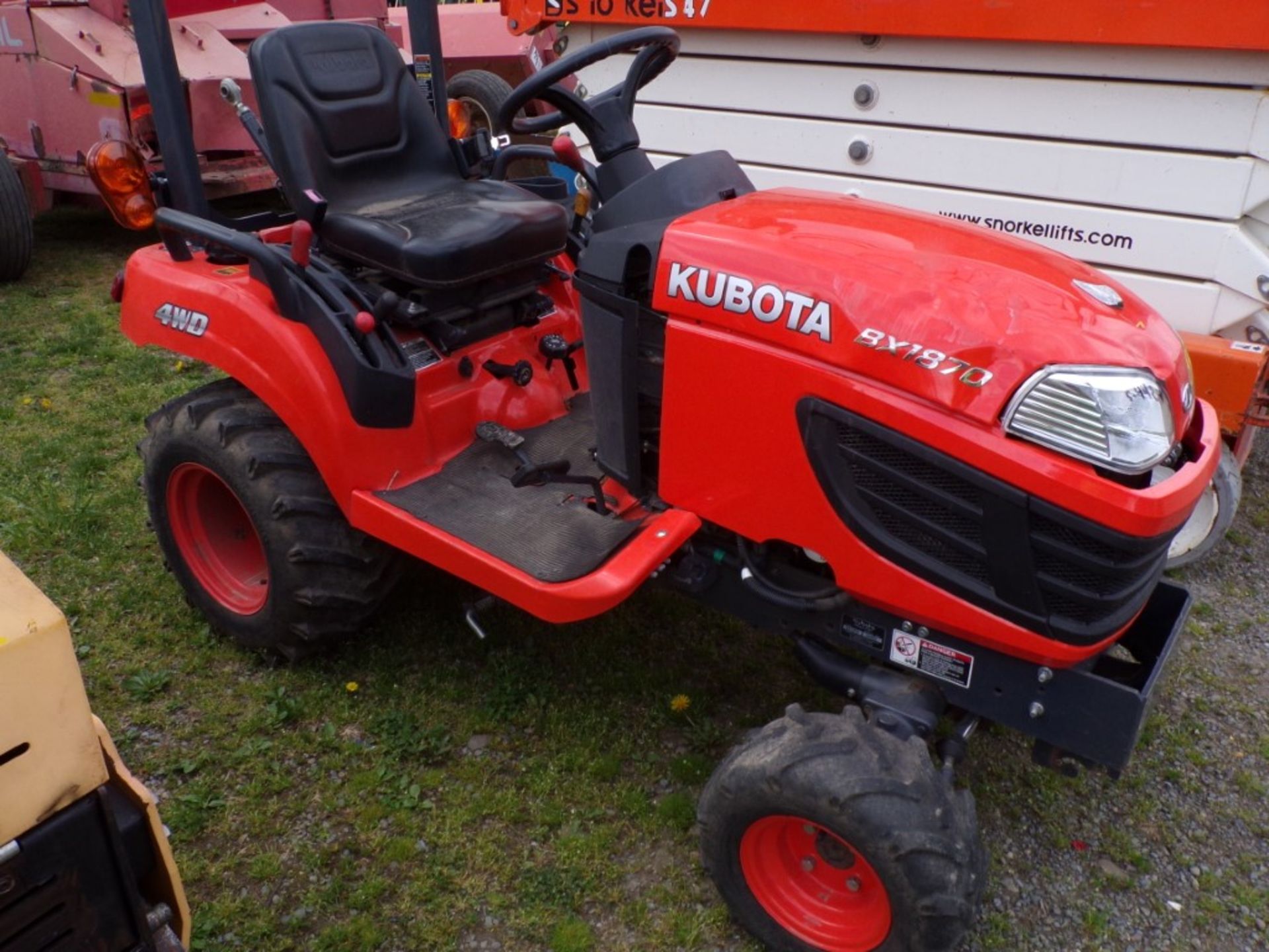 Kubota BX1870 4wd Sub Compact Tractor, Hydro, 400 Hrs., DENTED HOOD, 3pth, S/N 24593 (4424)
