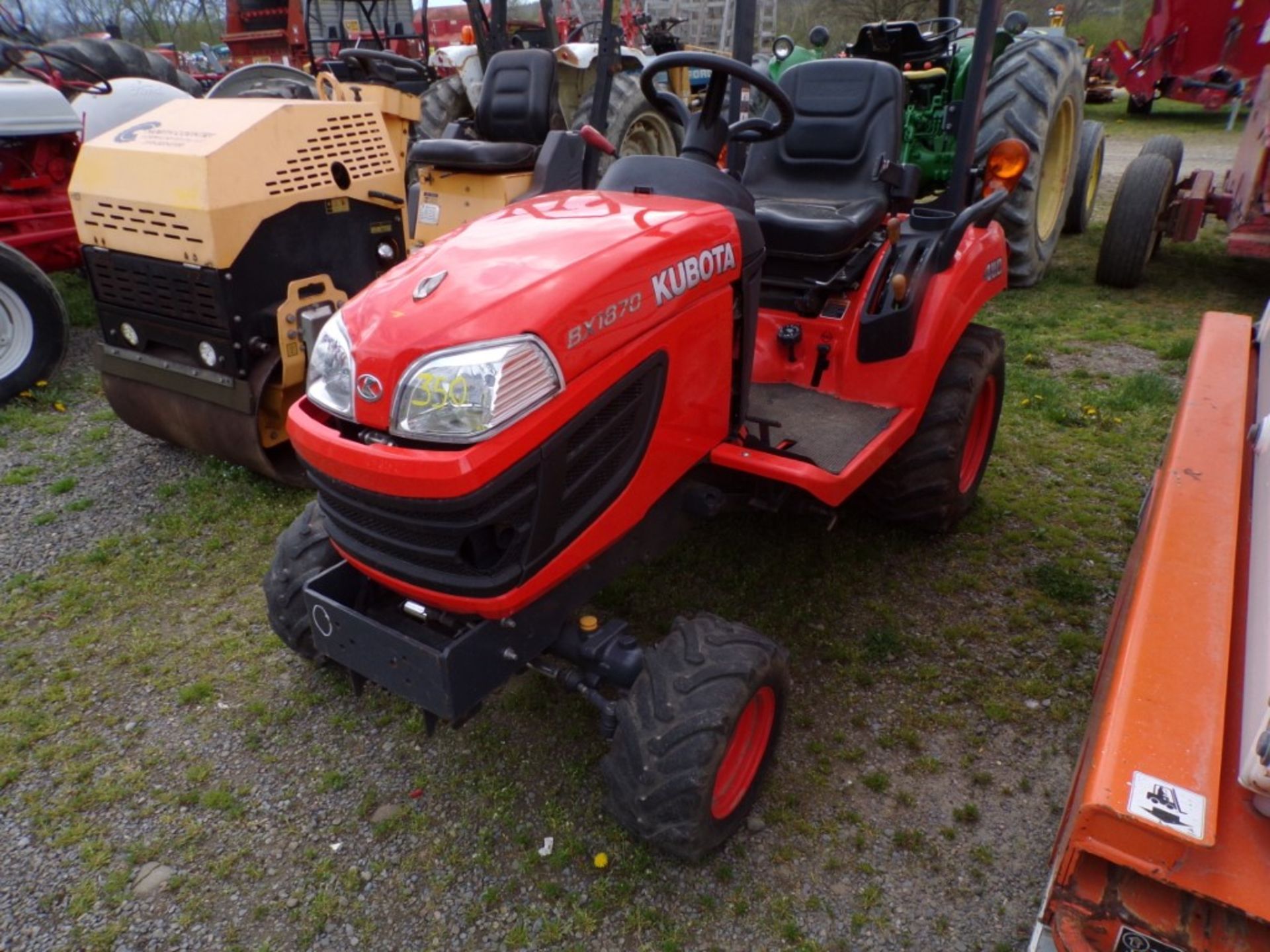 Kubota BX1870 4wd Sub Compact Tractor, Hydro, 400 Hrs., DENTED HOOD, 3pth, S/N 24593 (4424) - Image 3 of 4