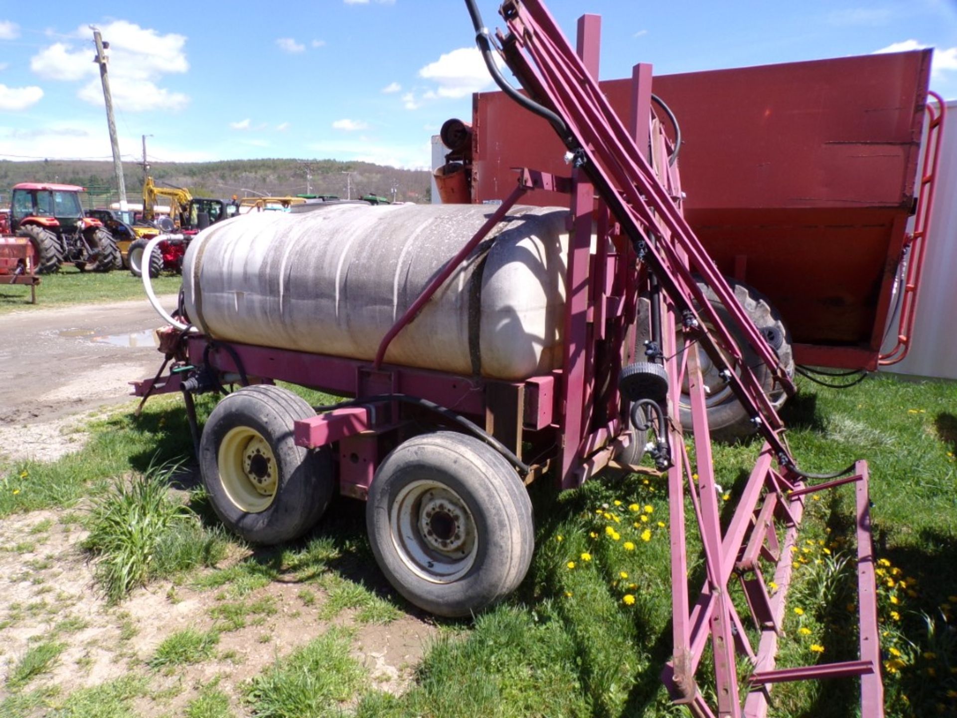 Hardy Tandem Axle 550 Gallon Sprayer w/ Controller (4447)