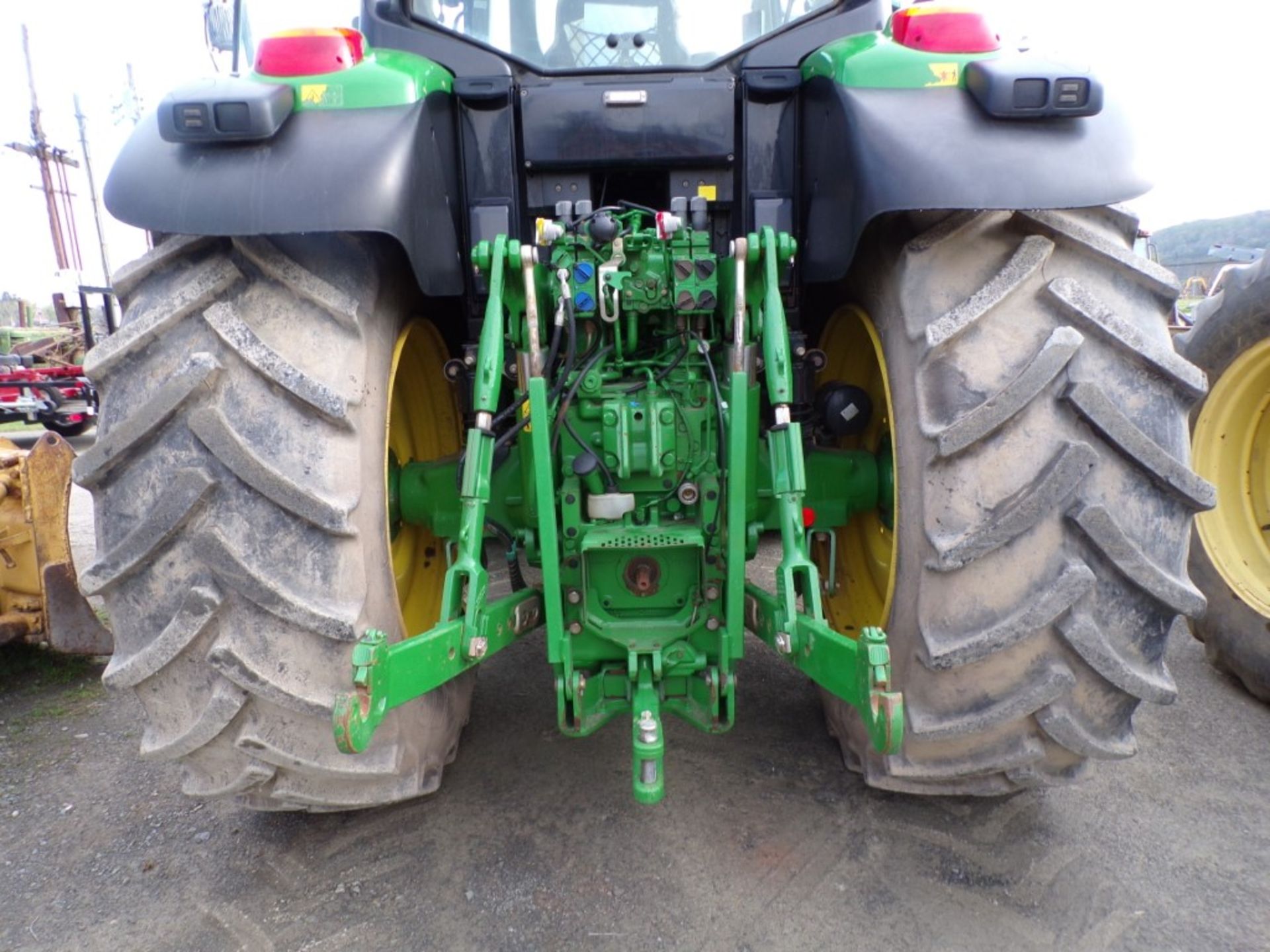 2021 John Deere 6195M, 4 WD Tractor, Power Shift Tans w/Screen, Rear Hyd. Remotes, Air Brake Hookup, - Image 6 of 8