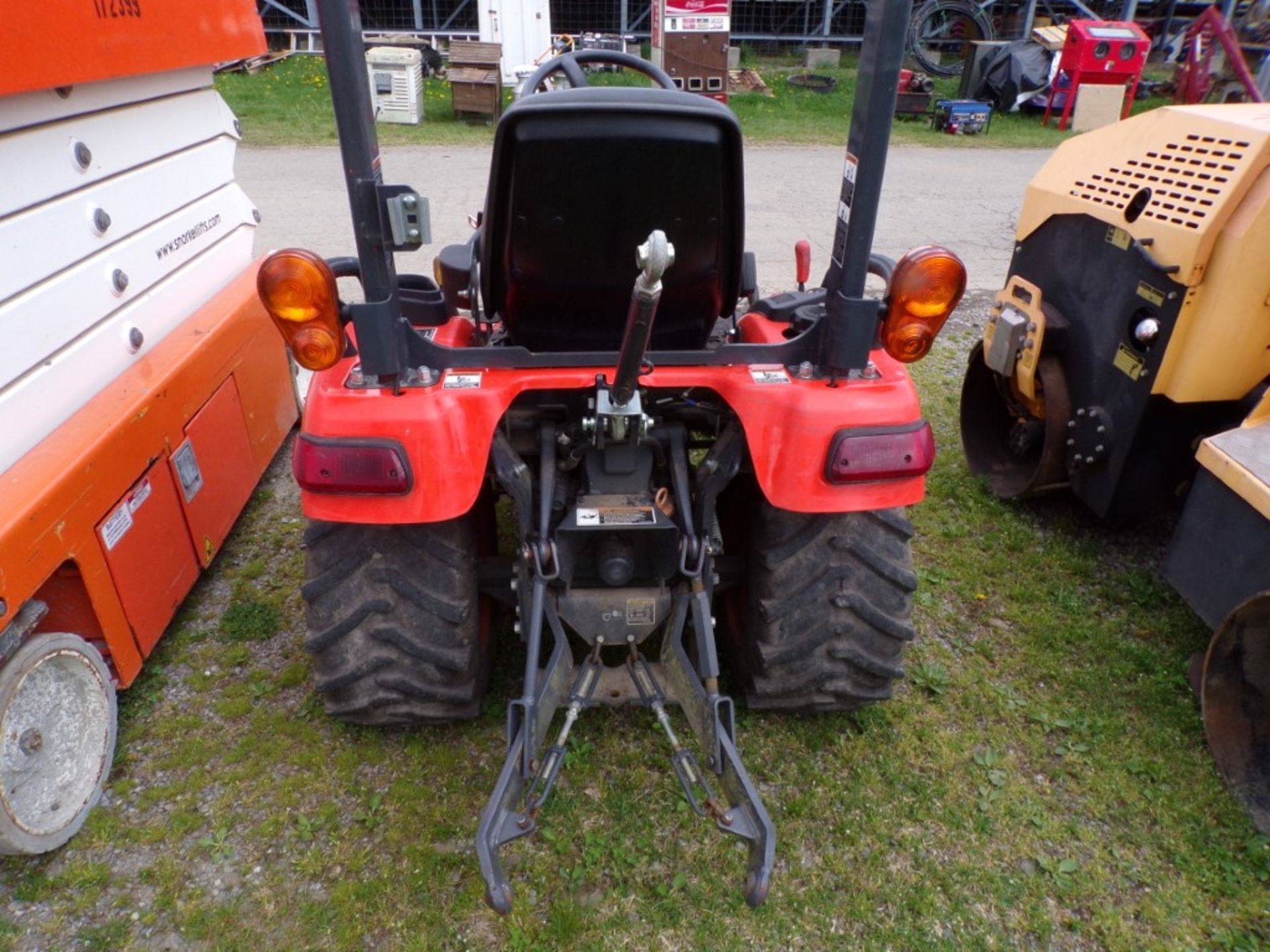 Kubota BX1870 4wd Sub Compact Tractor, Hydro, 400 Hrs., DENTED HOOD, 3pth, S/N 24593 (4424) - Image 4 of 4