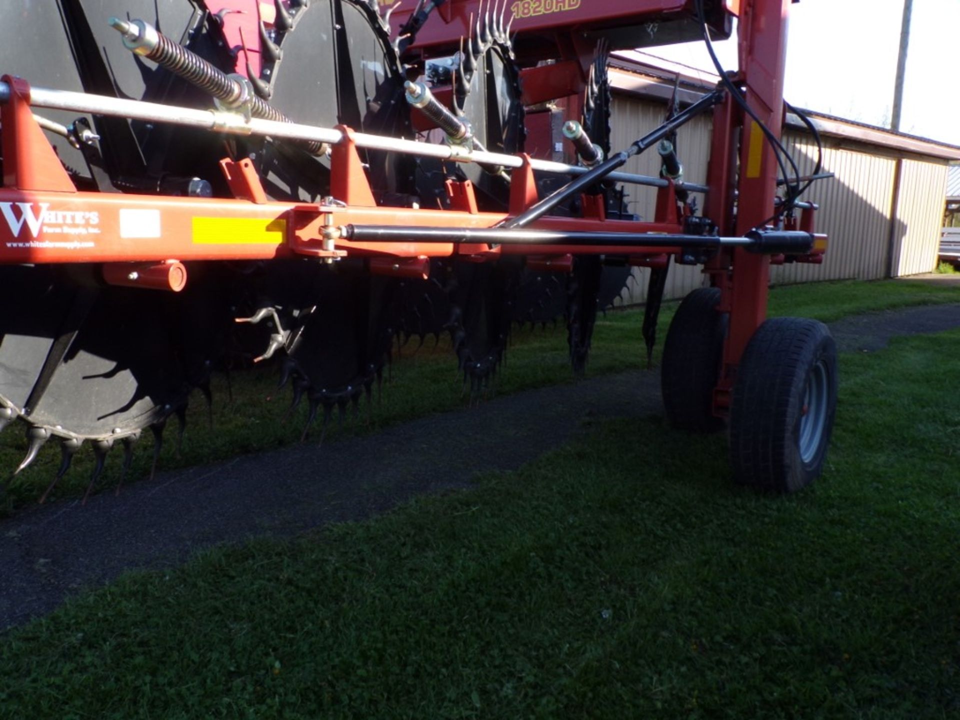 Pequea Windro Pro 1820HD Hyd. Folding Wheel Rake, 17-Wheel -Excellent Condition, Like New (6648) - Image 2 of 4