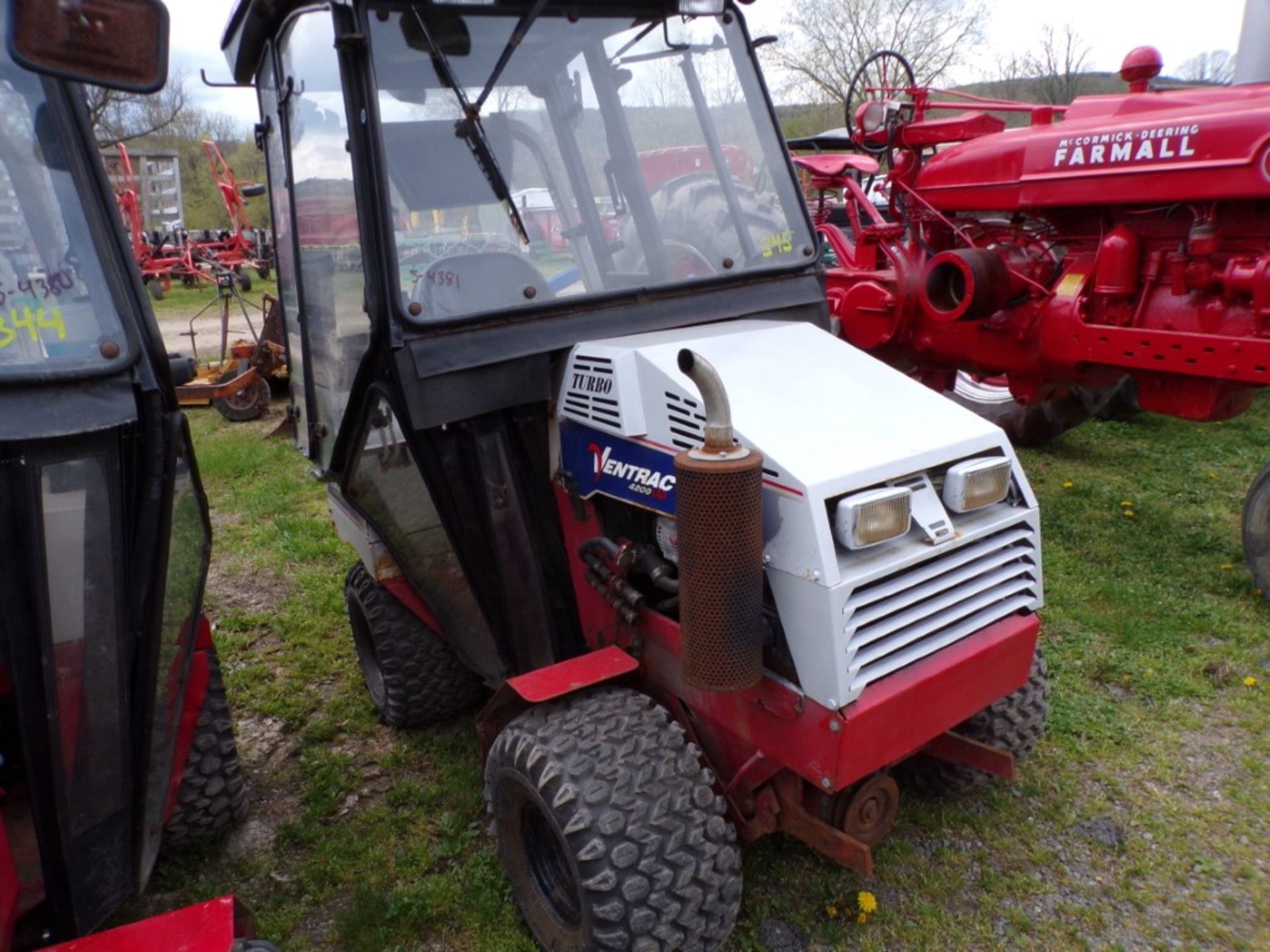 Ventrac 4200VXD 4wd Tractor, Cab, Dsl. Eng., 2500 Hrs., Rear Hyds. (4381) - Image 2 of 4