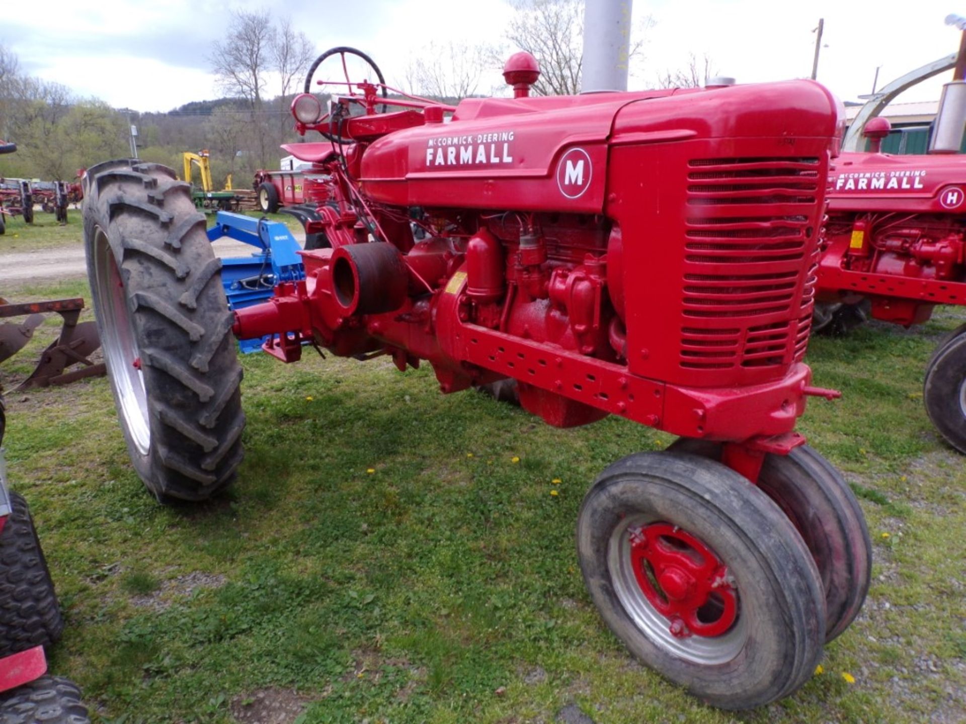 Farmall M Narrow Front, PTO, Side Pulley, Restored (5123) - Image 2 of 3