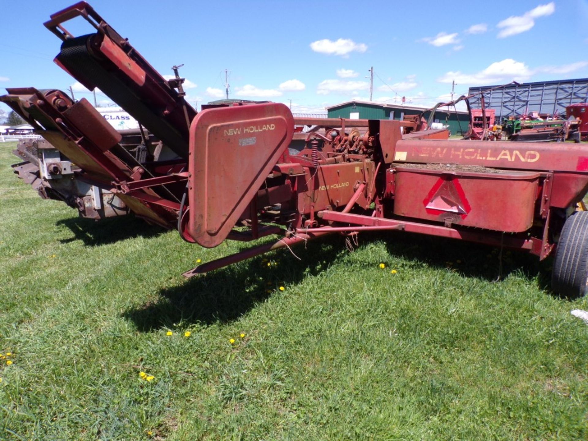 New Holland Hayliner 273 Sq. Baler with Thrower (5698) - Image 2 of 3