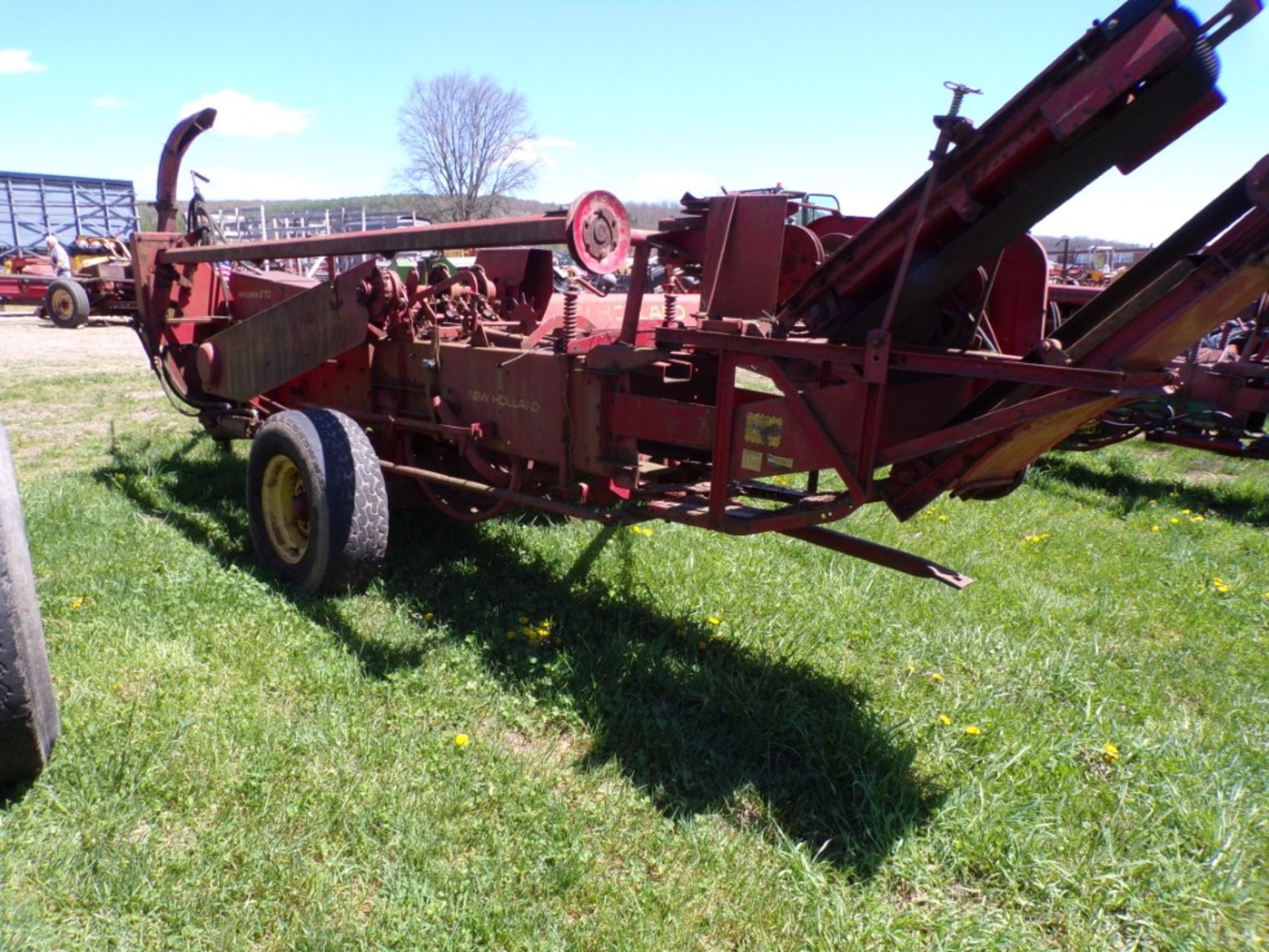 New Holland Hayliner 273 Sq. Baler with Thrower (5698) - Image 3 of 3