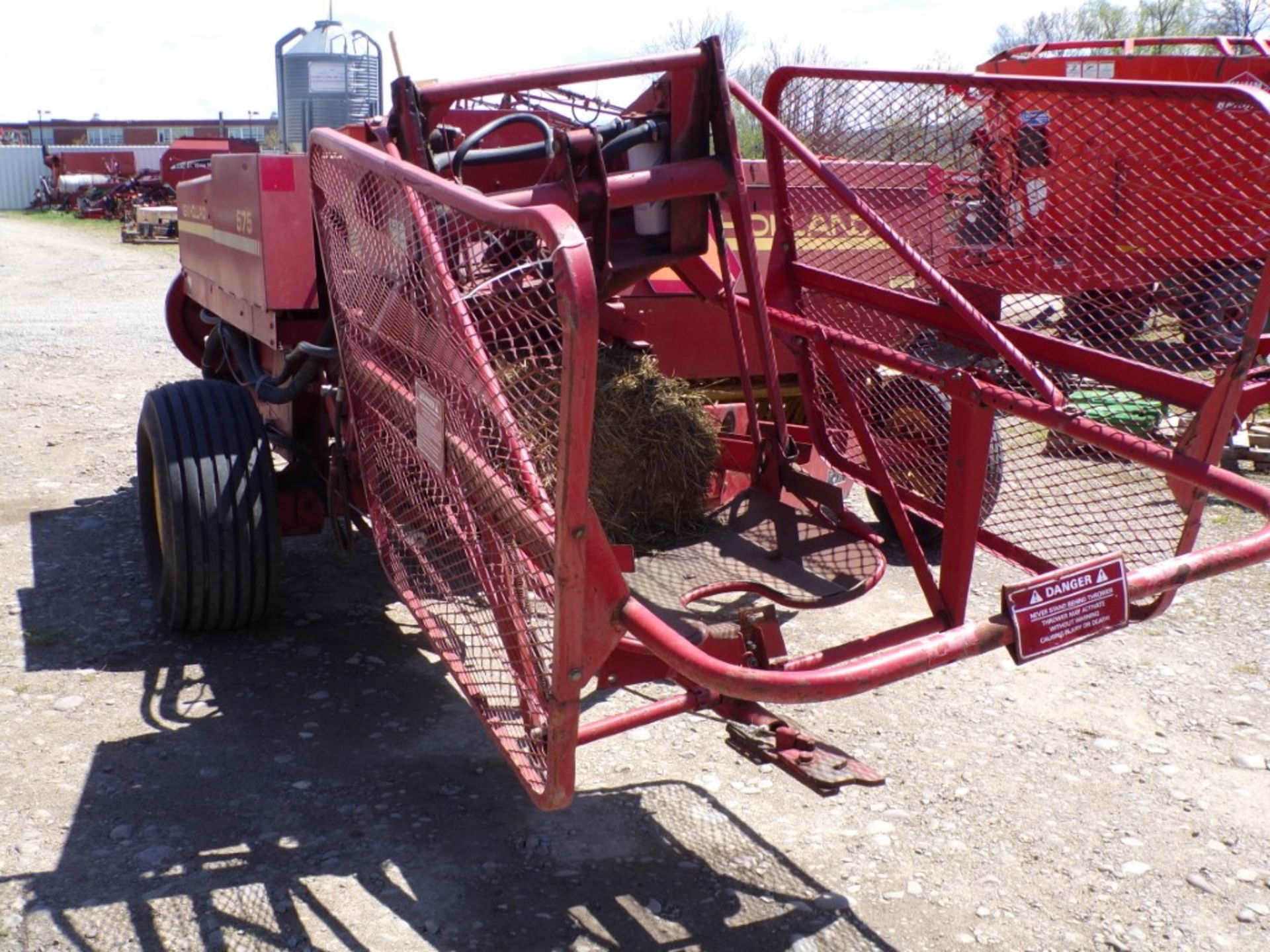 New Holland 575 Baler with Kicker (5955) - Image 3 of 4