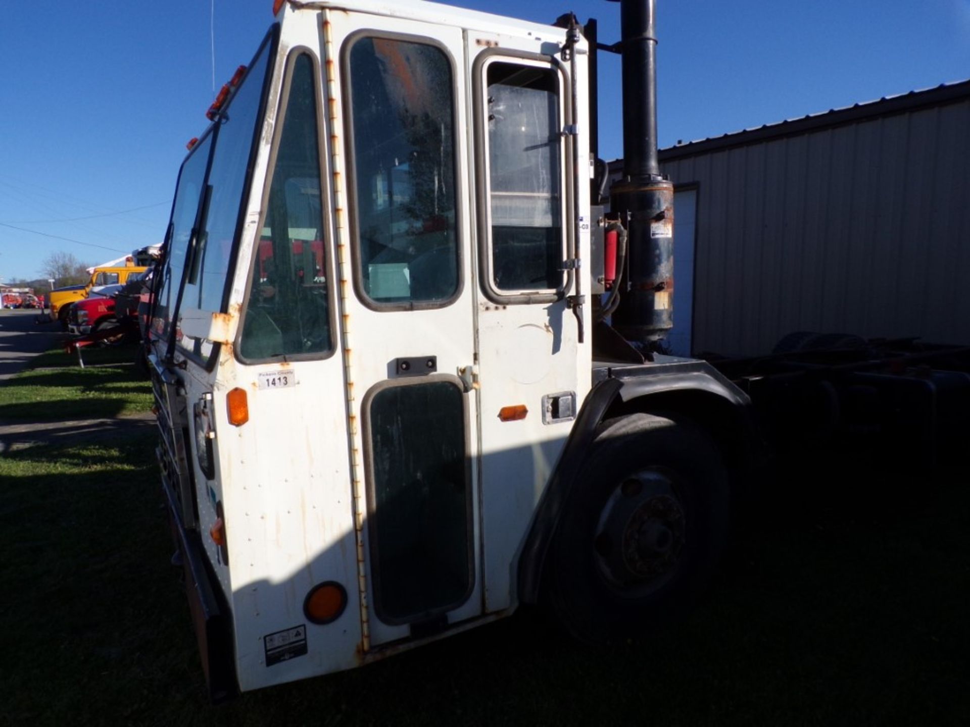 1997 Osh Kosh Cab Over Cab and Chassis, Single Axle, Auto, Detroit Series 50 4 Cycle, Original - Image 3 of 7