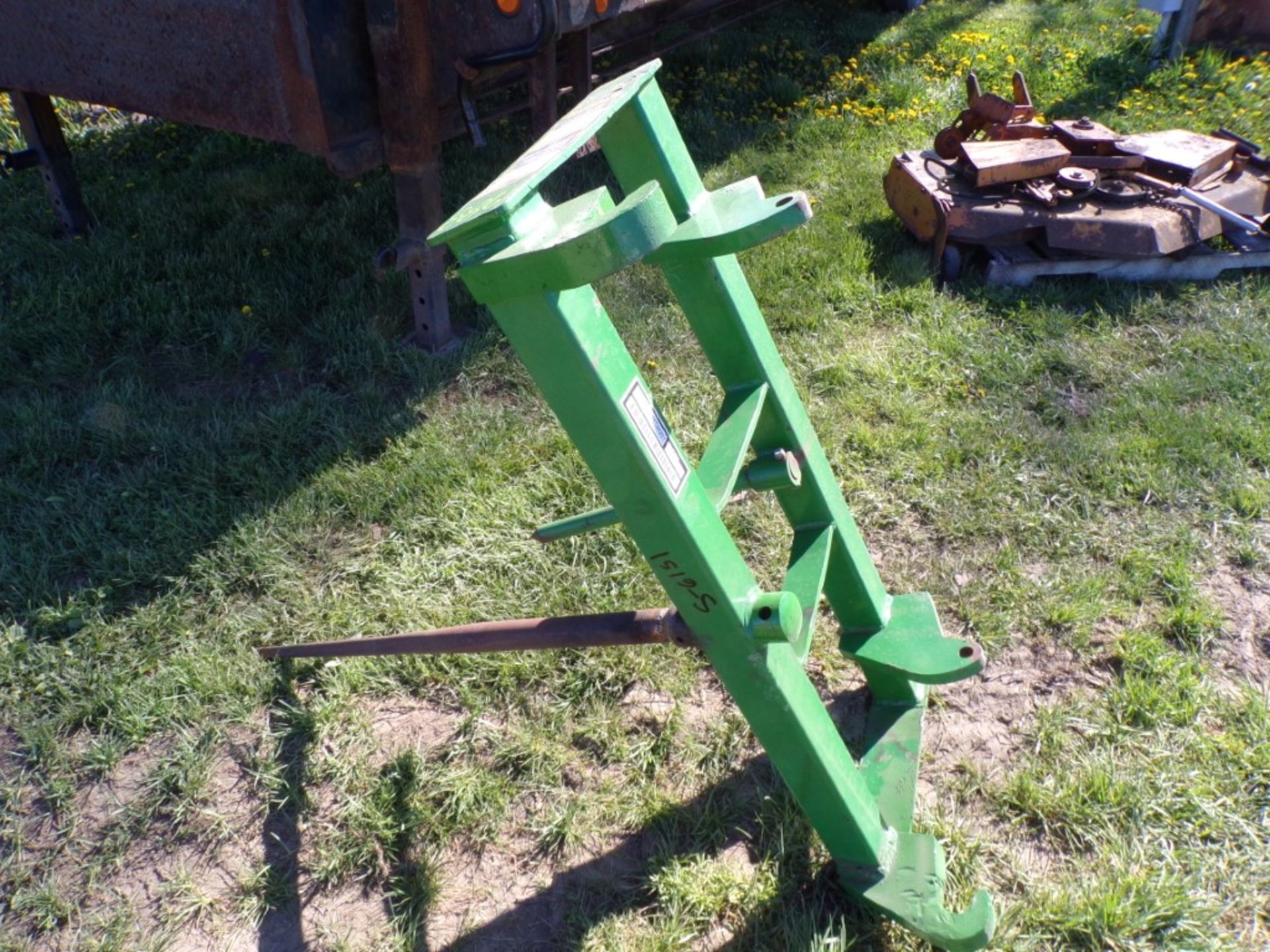 John Deere Loader Mount Bale Spear, Like New (6151)