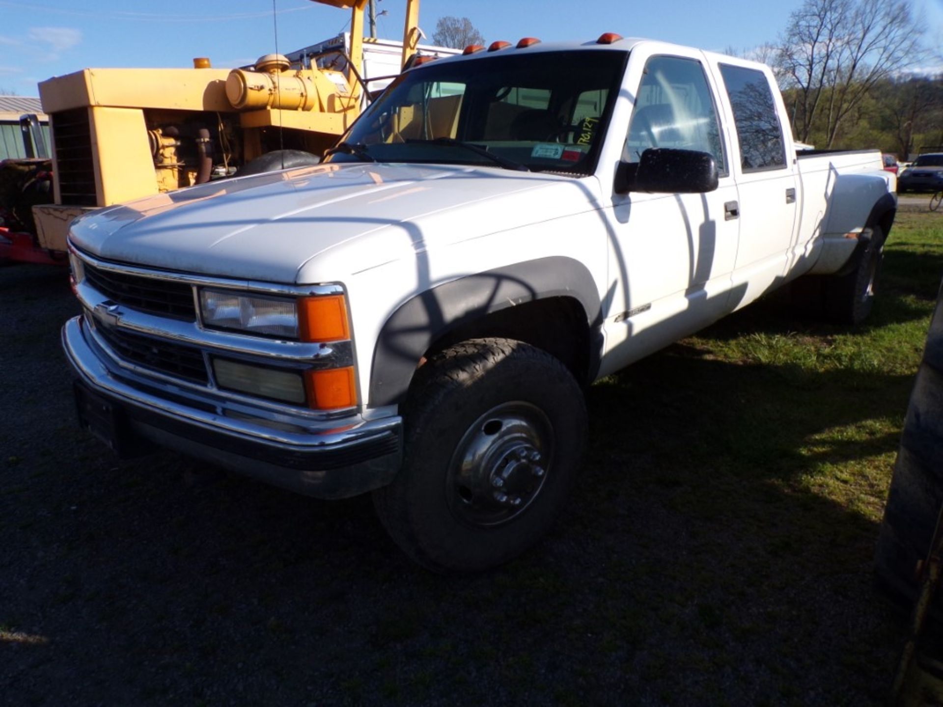2000 Chevrolet 3500 Dually Crew Cab with 8' Box, Gas 5.7 V8, Auto, 4 WD, Has Rails for Hitch System, - Image 2 of 6