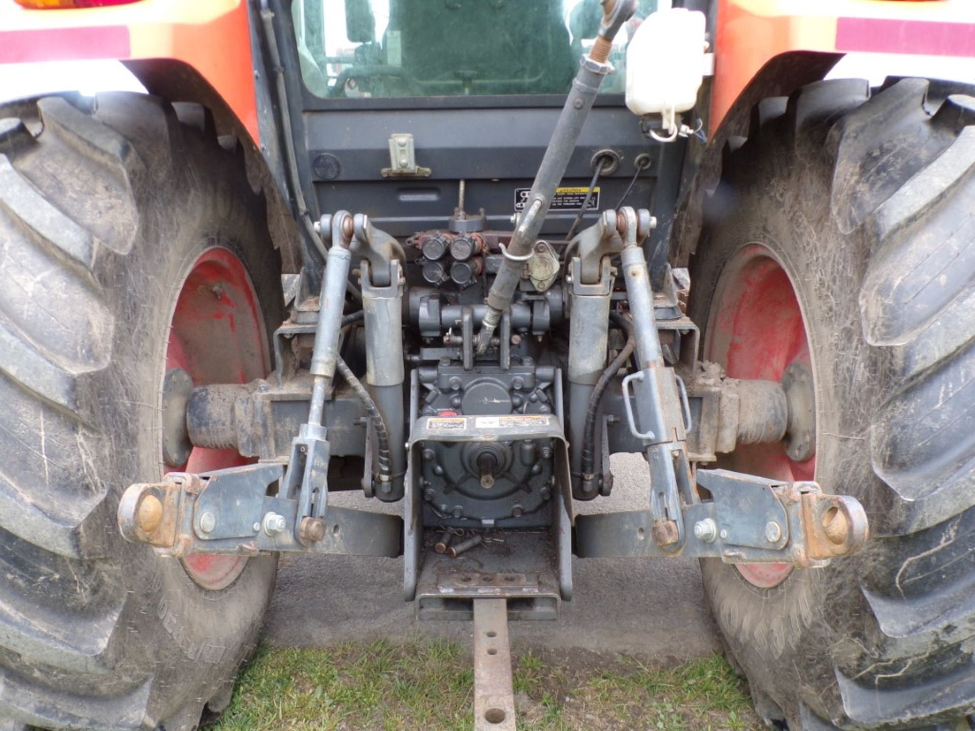 Kubota M8540 4wd Tractor with LA1353 Loader and Skid Steer Loader Bucket Coupler, Hydraulic - Image 2 of 6