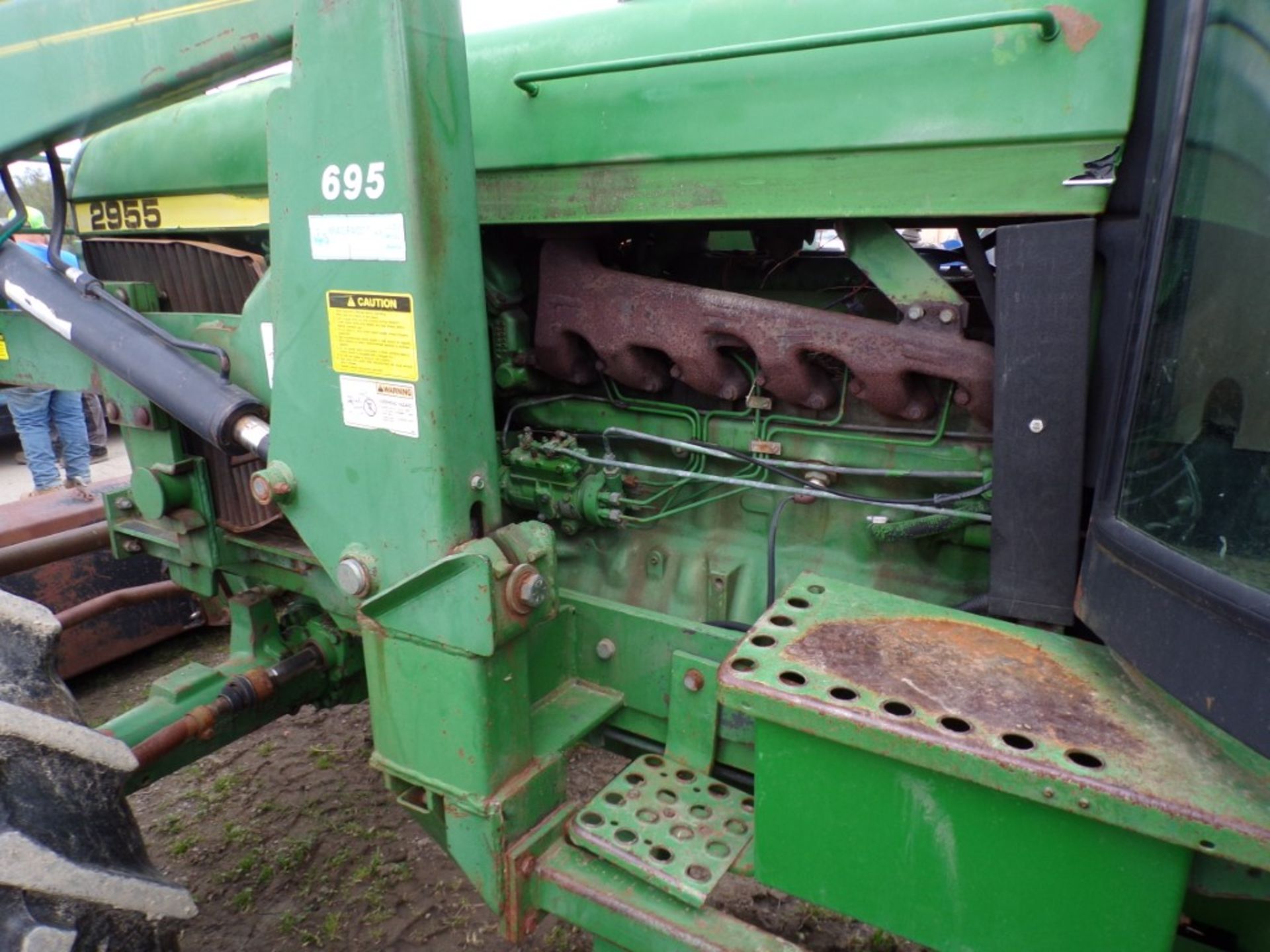 John Deere 2955 4 WD Tractor with Cab and Allied 695 Loader, Good Tires, (3) Rear Hydraulic Remotes, - Image 5 of 7
