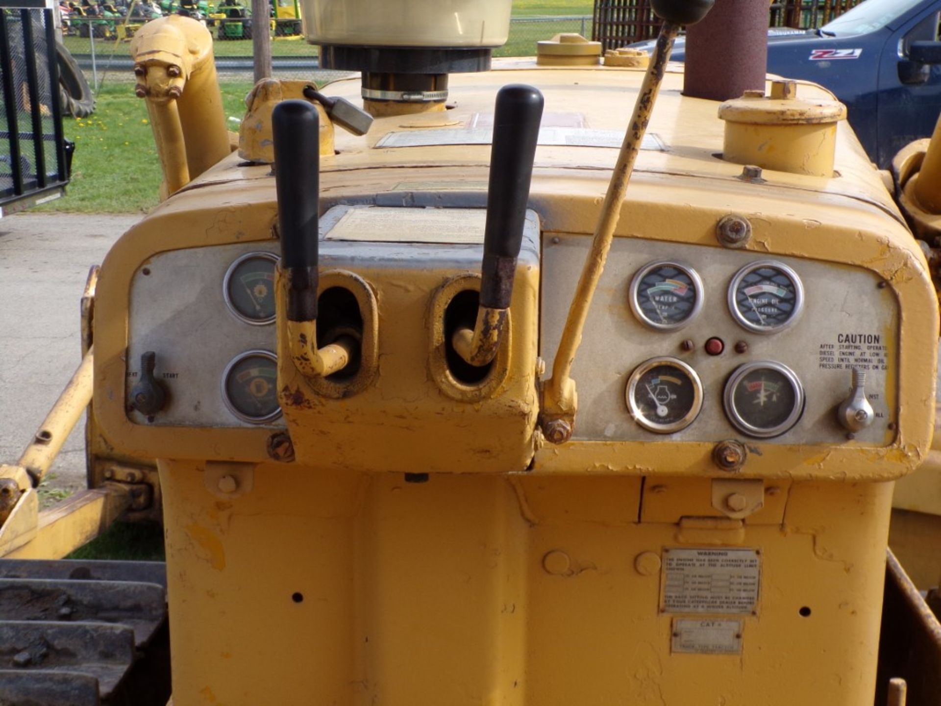 Cat D6-C Dozer with Angle Blade, Excellent U/C, Transmission Rebuilt Not Long Ago, Runs and Drives - Image 6 of 7