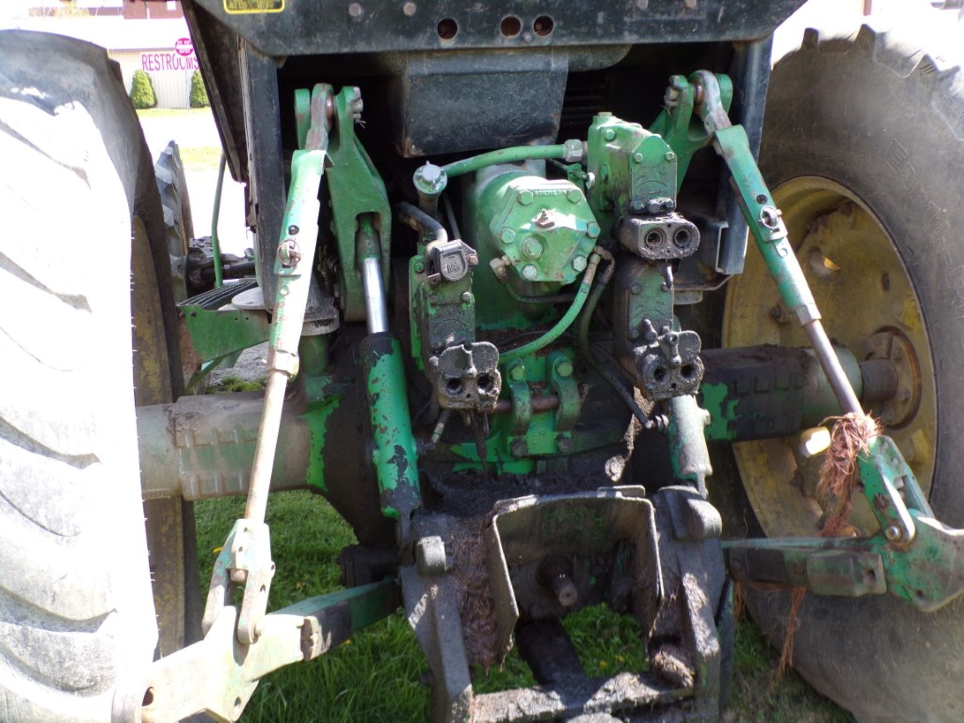 John Deere 4850 4 WD Tractor, 3 PTH, 1000 RPM, PTO, 3 Rear Hyd. Remotes, 15 Spd. Powershift, - Image 3 of 4