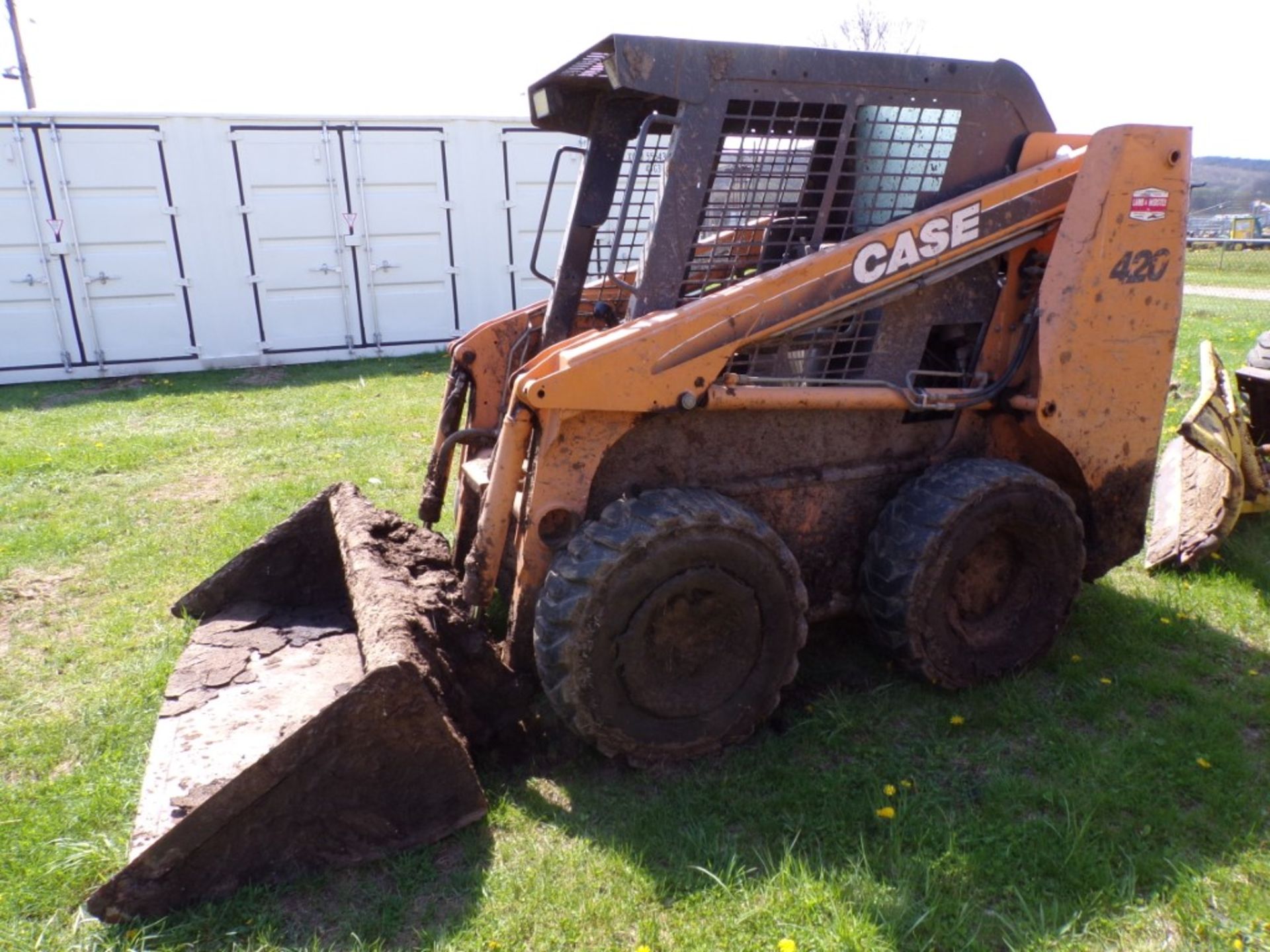 Case 420 Skid Steer Loader, Aux. Hyd's, w/Bucket, Poor Tires, Shows 2400 Hours, Hand Controls, s/n - Image 2 of 3