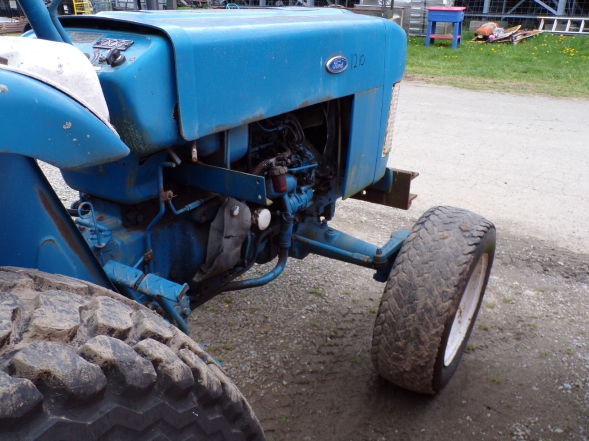 Ford 1210 4wd Compact w/ New Holland 930B Finish Mower (5604) - Image 5 of 6