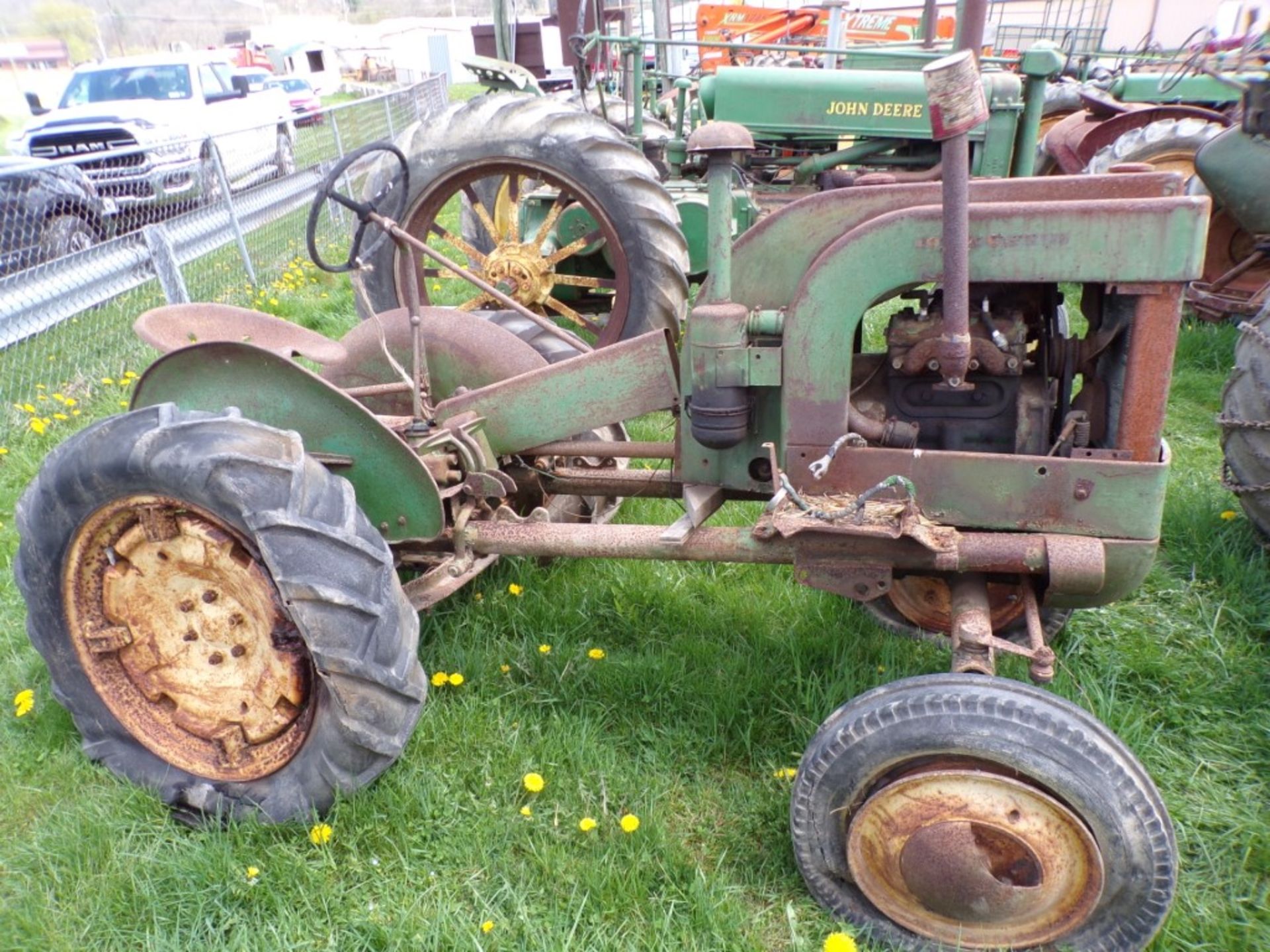 JD L Tractor - Not Running, Needs Work (4305)