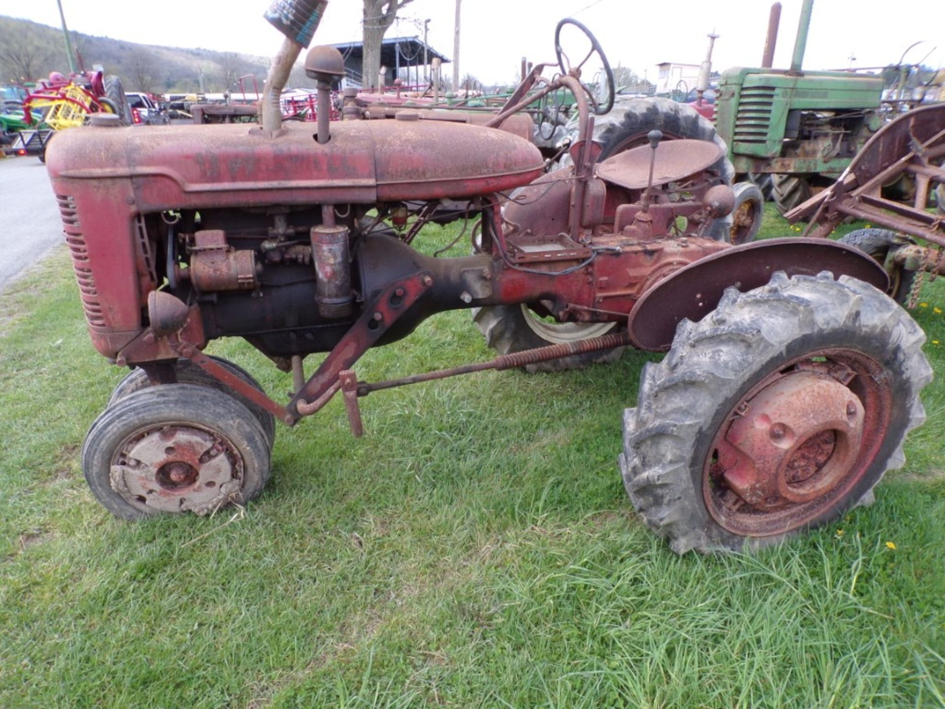 Farmall BN Tractor, NFE, Rear Weights - Not Running, Needs Work (4314) - Image 2 of 2