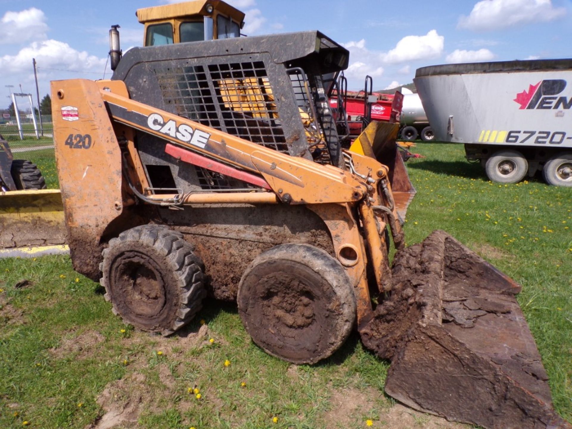 Case 420 Skid Steer Loader, Aux. Hyd's, w/Bucket, Poor Tires, Shows 2400 Hours, Hand Controls, s/n