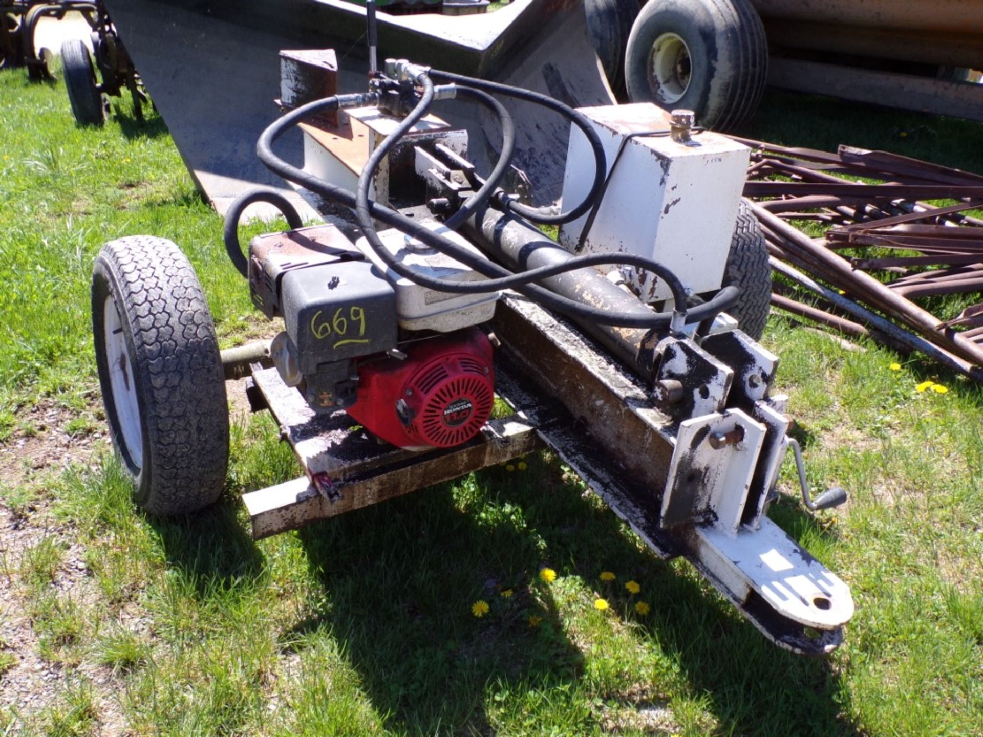 Tow Behind Wood Splitter with 11 HP Engine (5546)