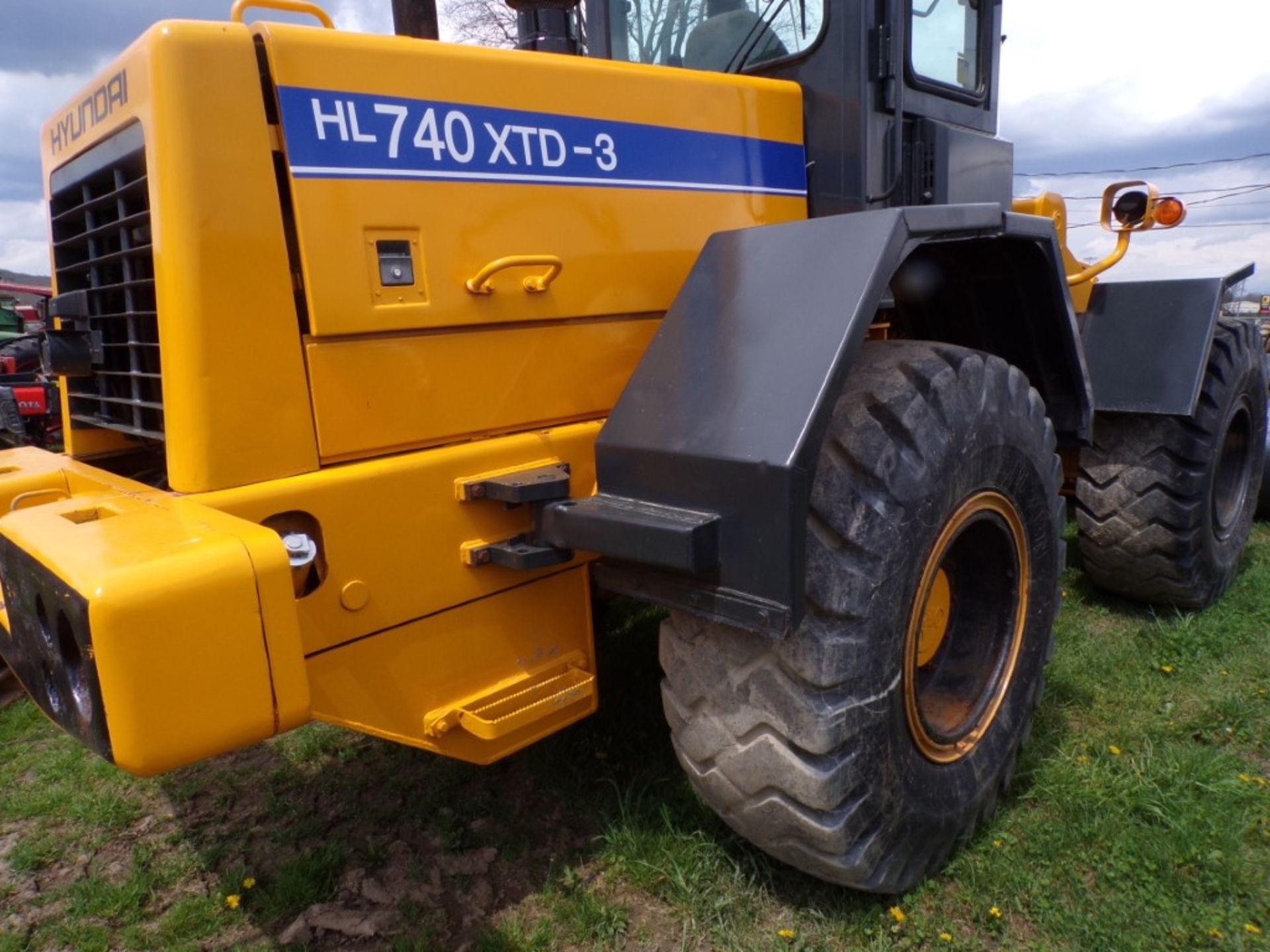 Hyndai HL-740XTD-3 4 WD Loader with JRB Hydraulic Quik Coupler, 2 1/2 Yard Bucket, 20.5-25 Tires, - Image 6 of 6