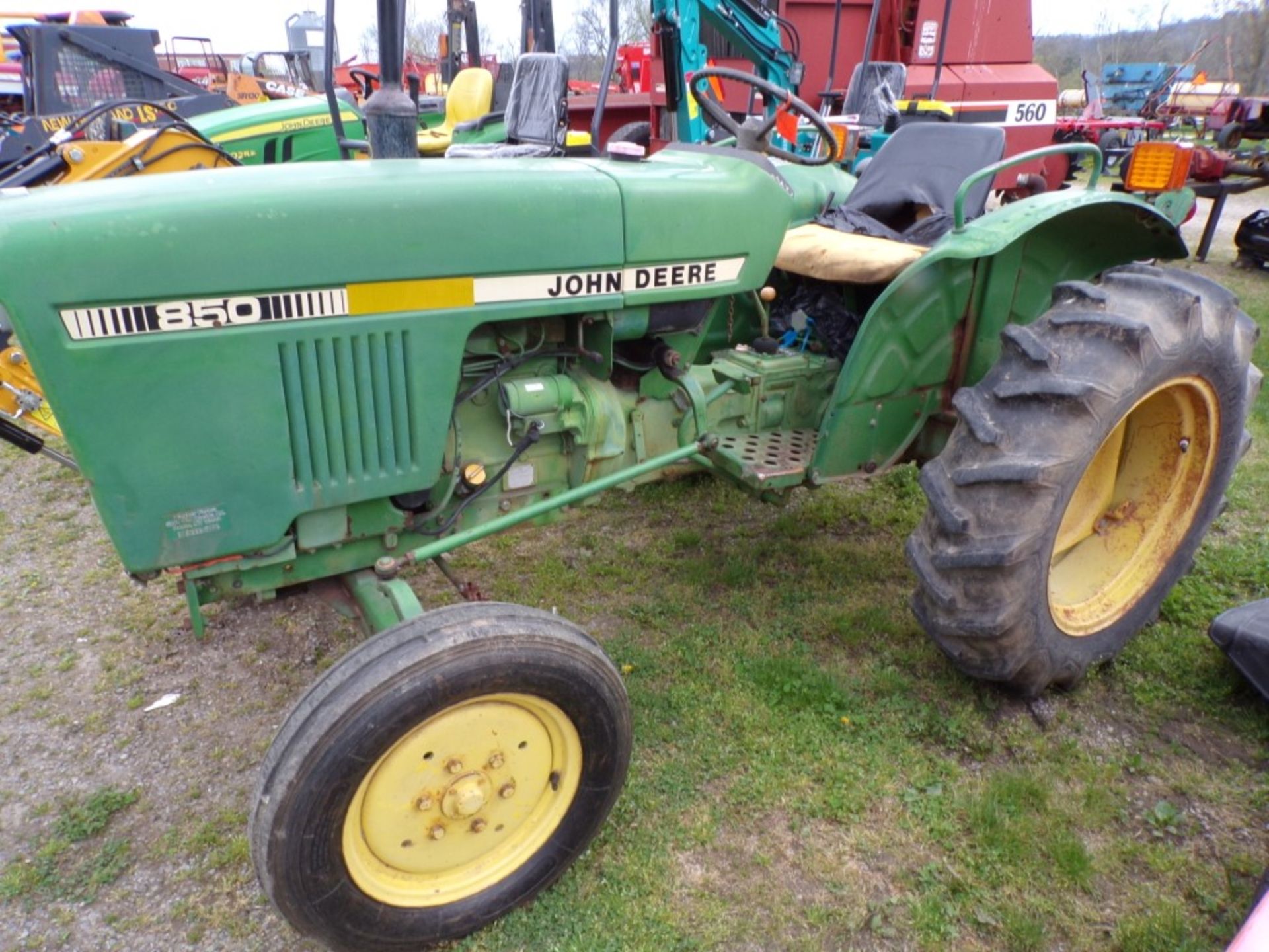 John Deere 850, 2 WD, Compact, 3 PT Hitch, 1912 Hours (5417) - Image 2 of 3