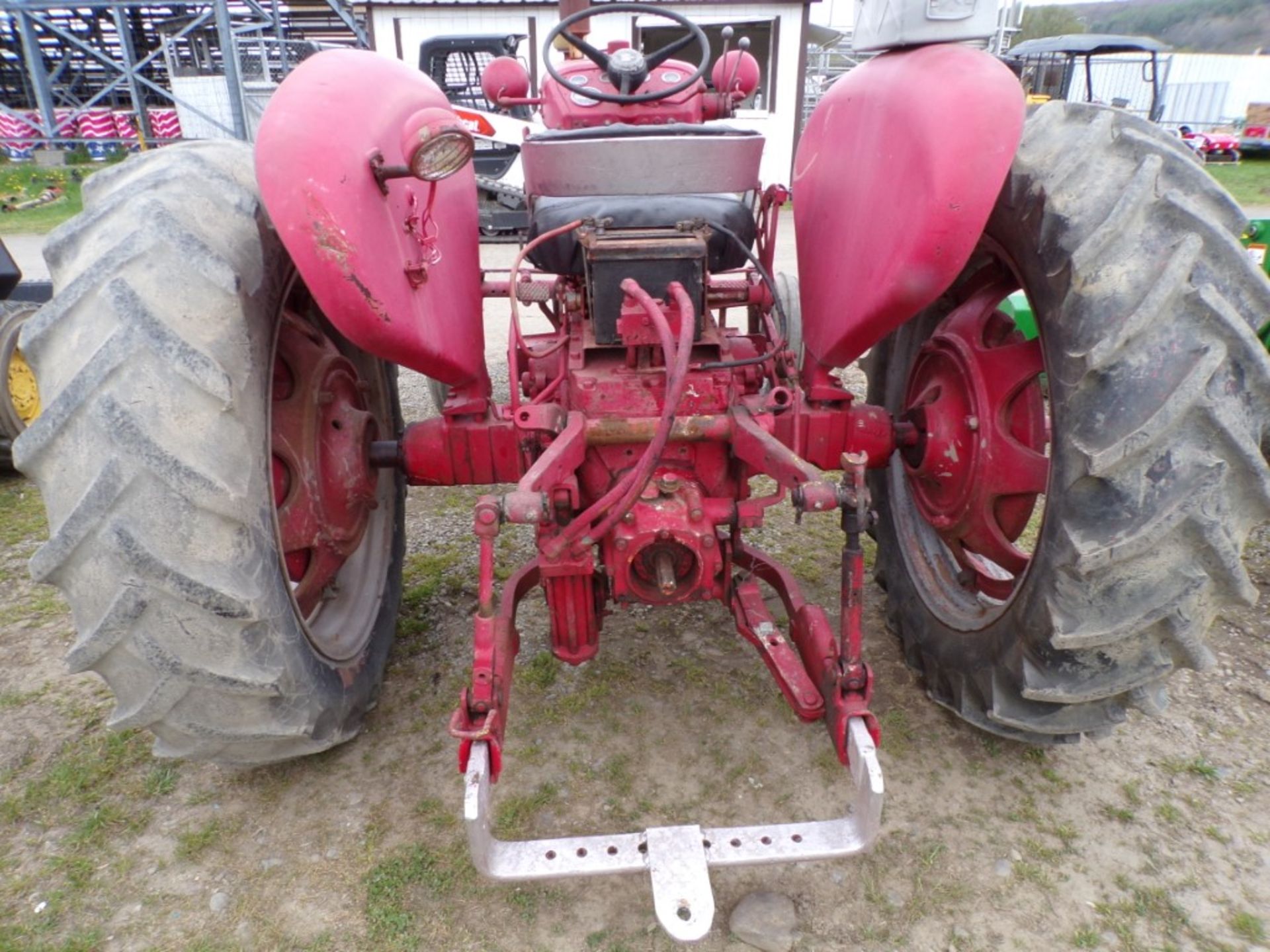 Farmall 340, Wide Front, 1909 Hours s/n 6035 (5663) - Image 3 of 4