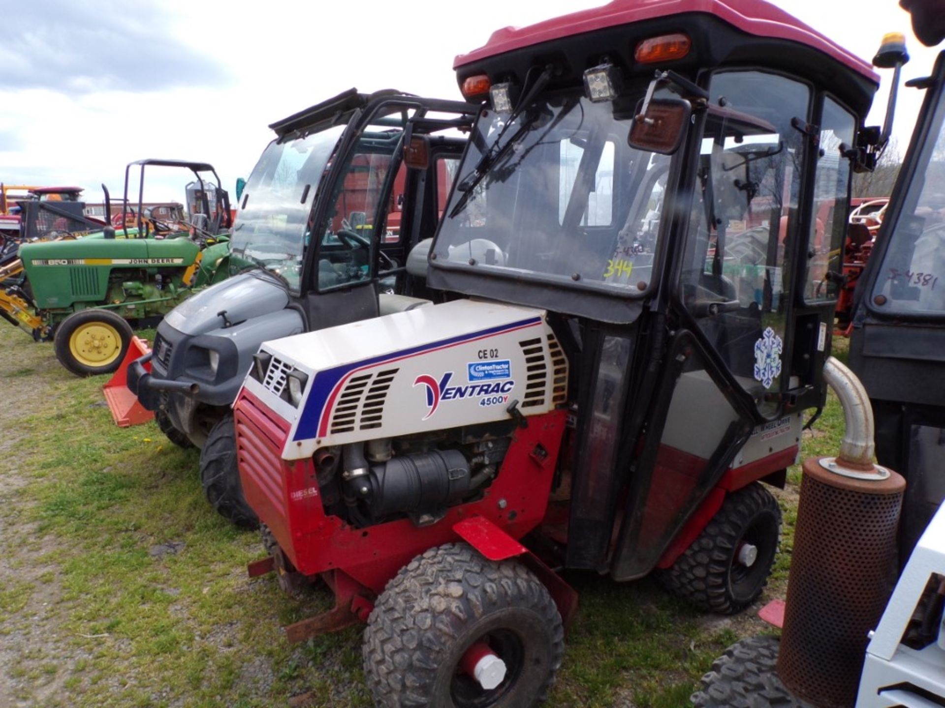 Ventrac 4500Y 4wd Tractor, Dsl. Eng., Cab HAS BROKEN WINDOW, 3pth, 3800 Hrs., Rear Hyds (4380)