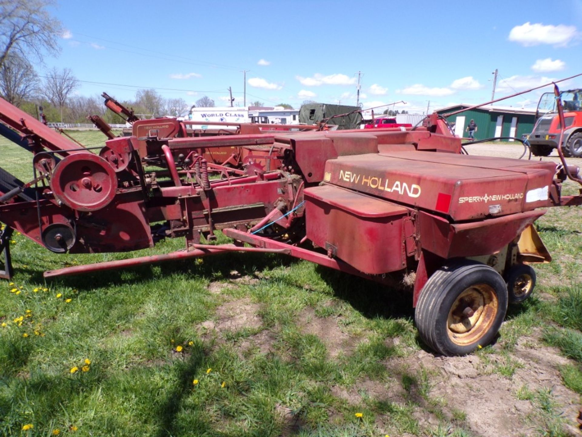 NH 310 Square Baler w/Kicker (5467) - Image 2 of 3