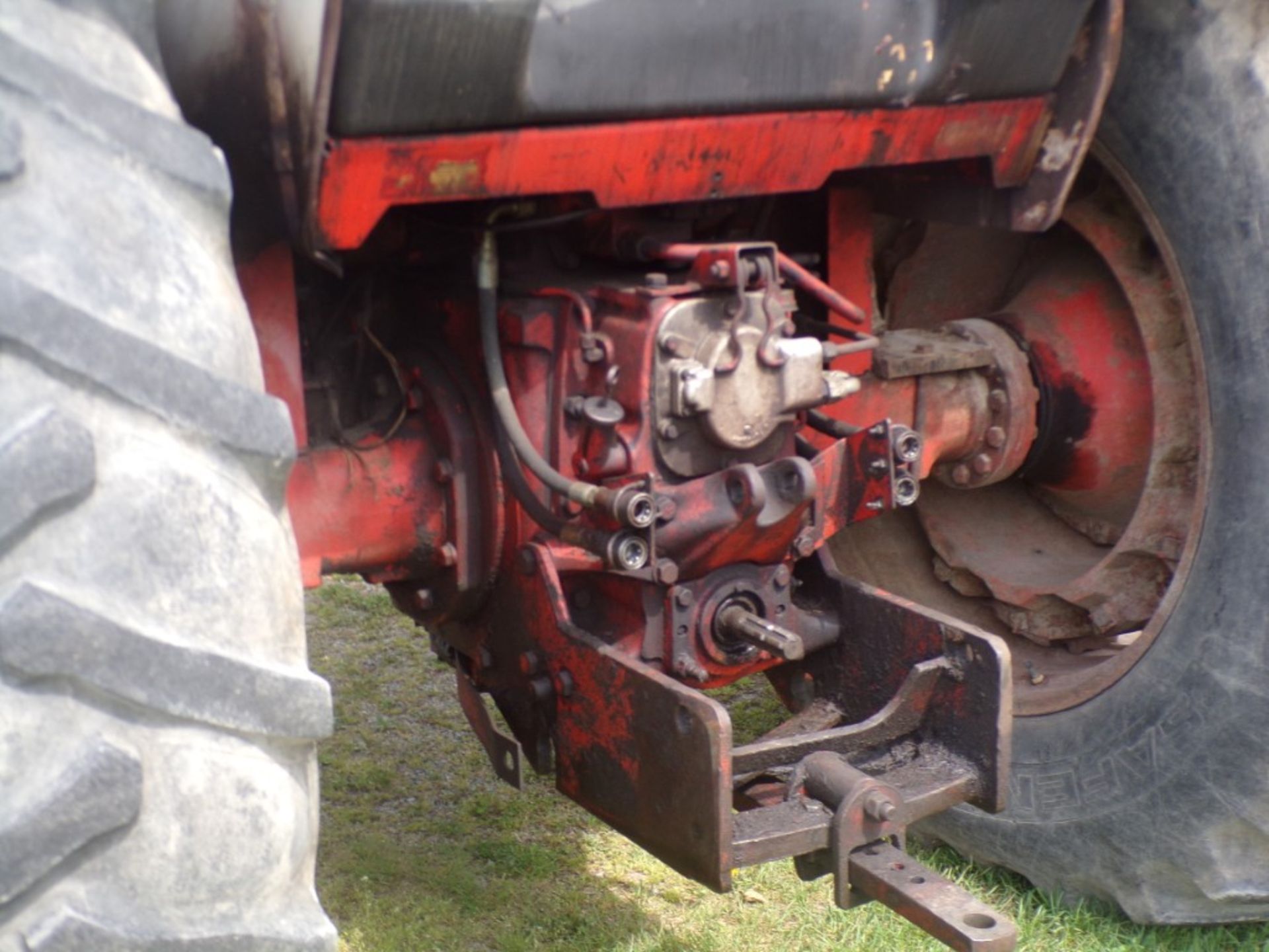Case 1175 Tractor, Dsl. Eng., Runs & Drives, NO BRAKES, NO 3PTH ARMS (4435) - Image 3 of 4